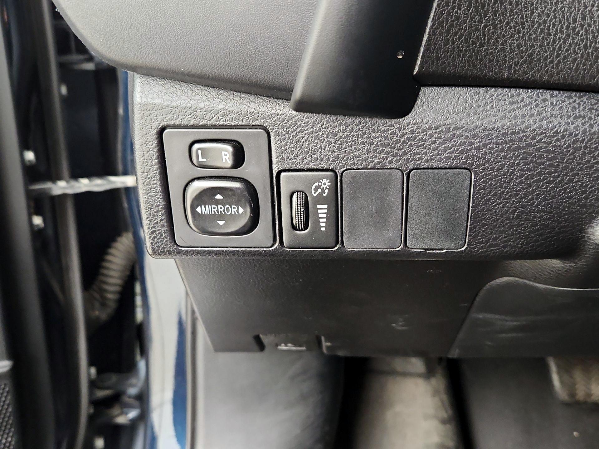 Thumbnail: 2017 Toyota Corolla - 13