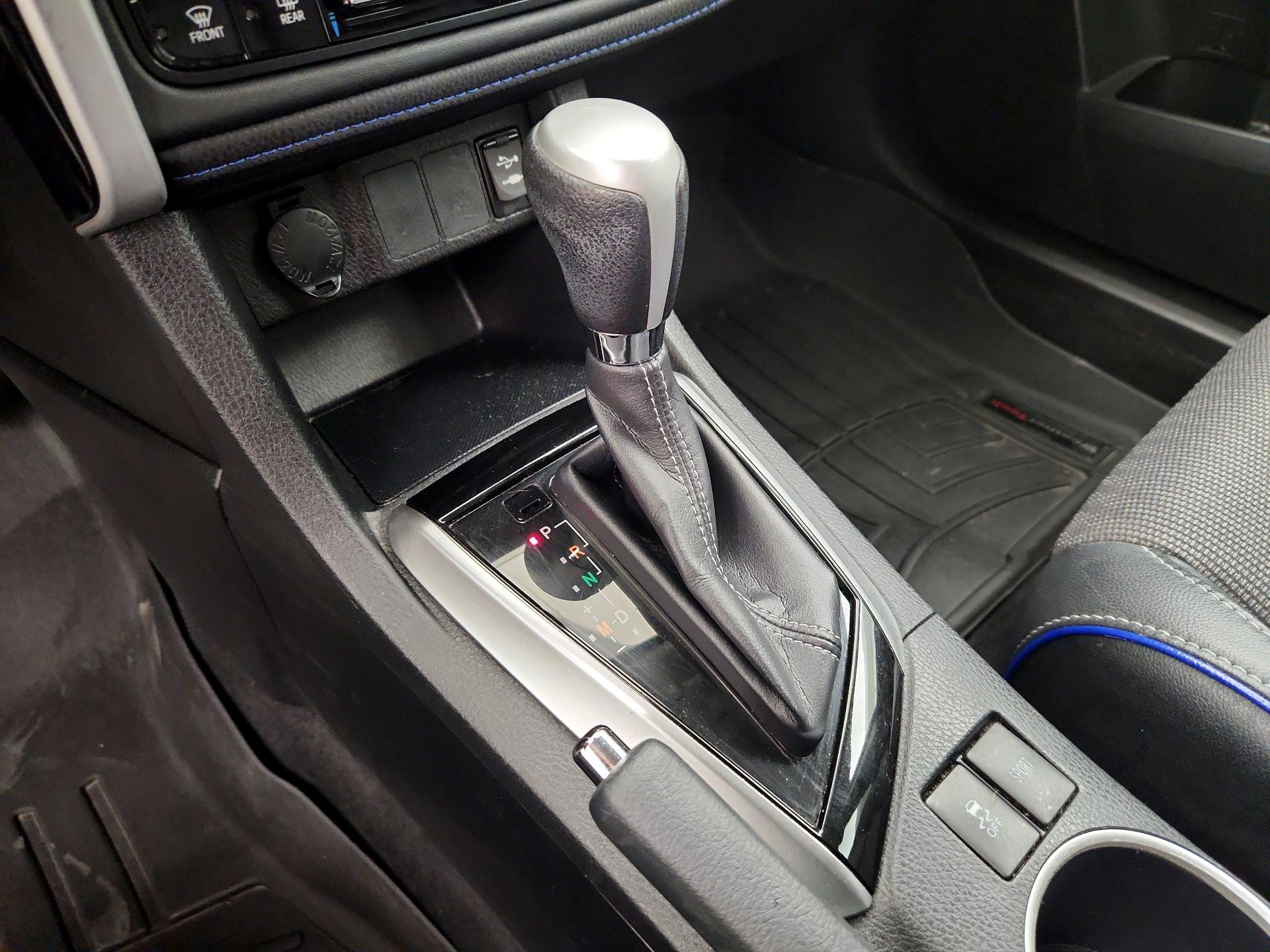 Thumbnail: 2017 Toyota Corolla - 17