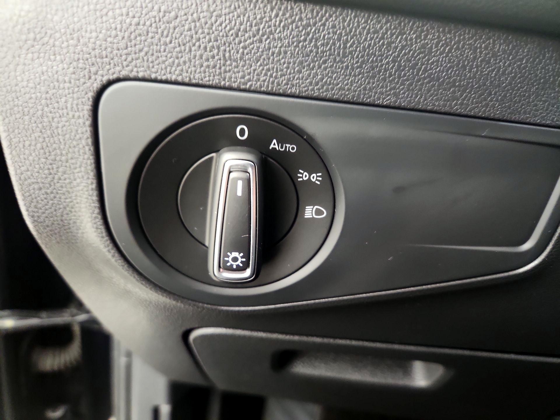 Thumbnail: 2019 Volkswagen Tiguan - 13