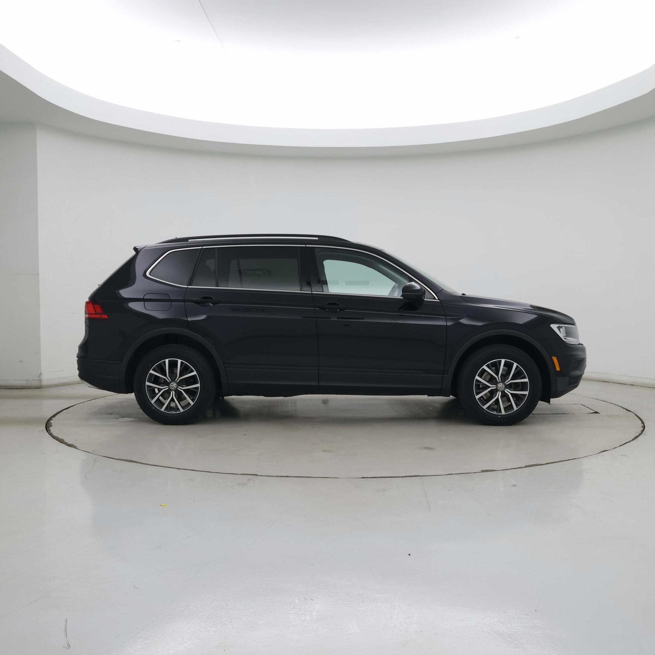 Thumbnail: 2019 Volkswagen Tiguan - 7