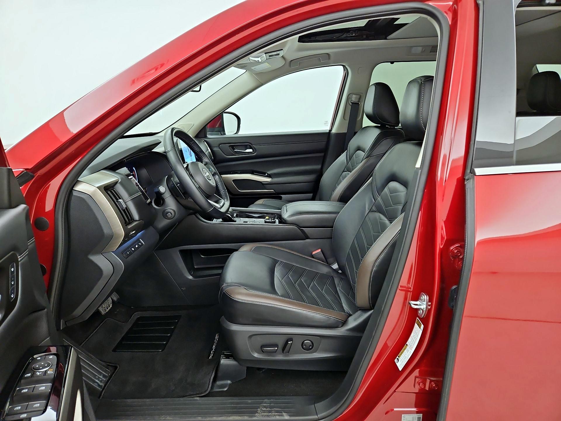 Thumbnail: 2023 Nissan Pathfinder - 11