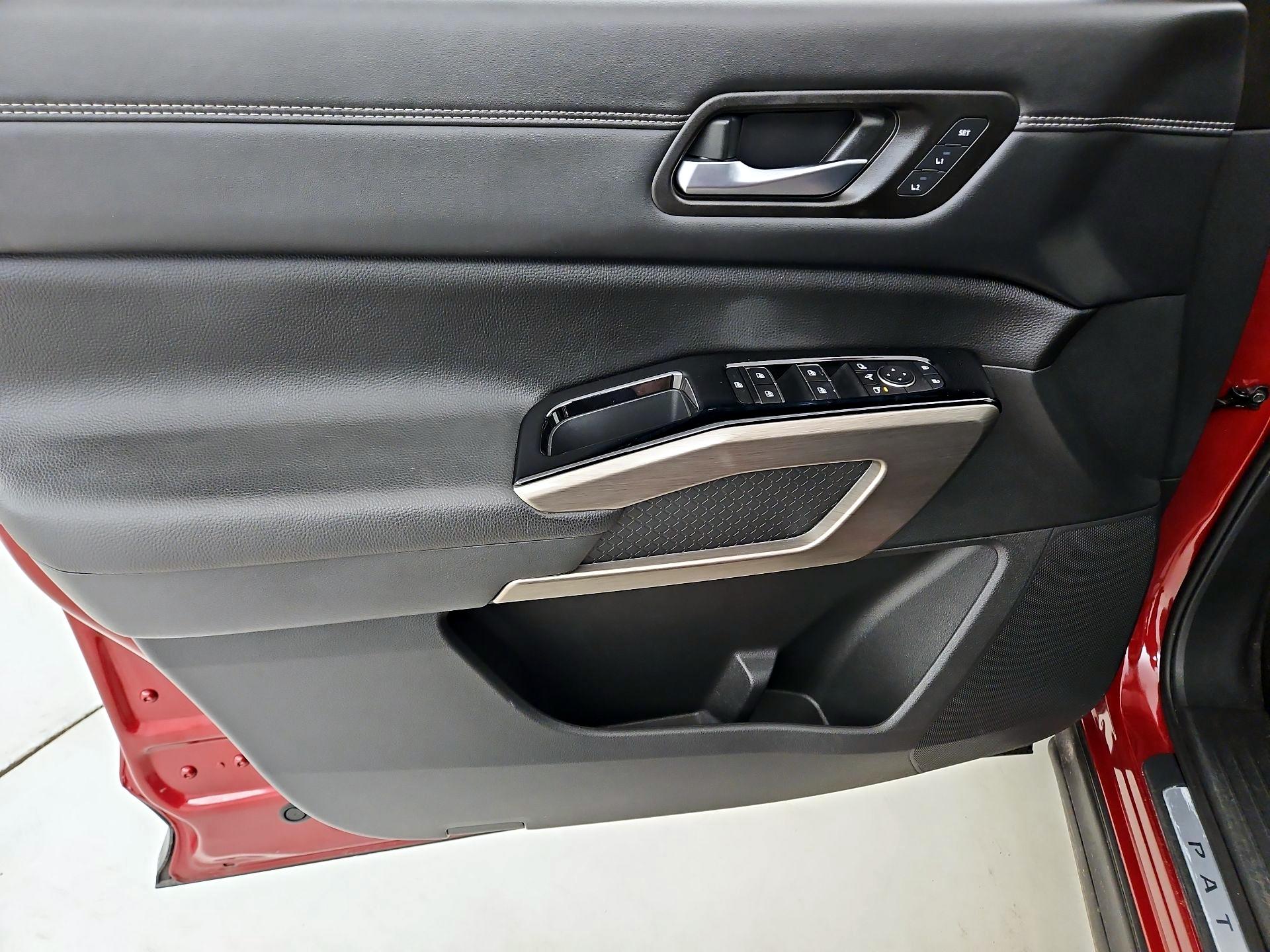 Thumbnail: 2023 Nissan Pathfinder - 12