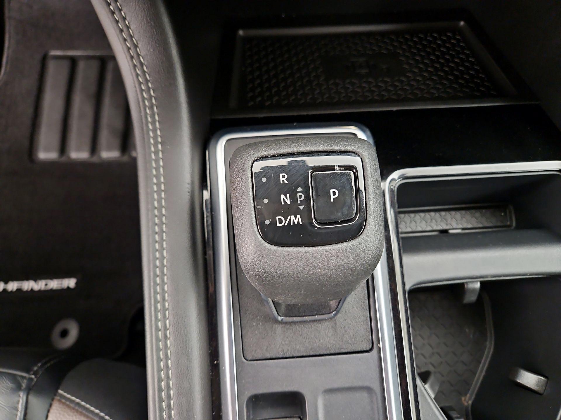 Thumbnail: 2023 Nissan Pathfinder - 18