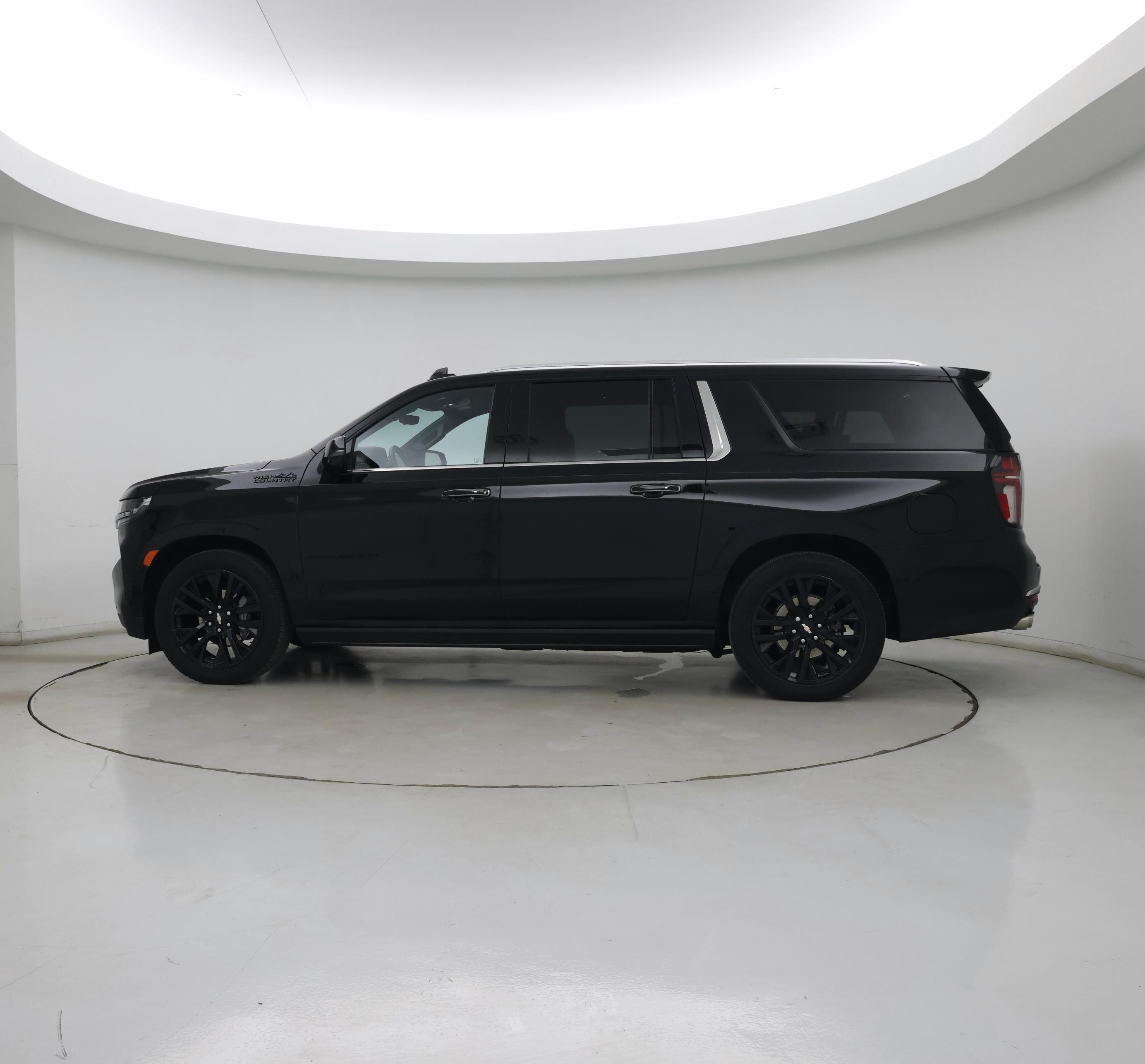 Thumbnail: 2024 Chevrolet Suburban - 3