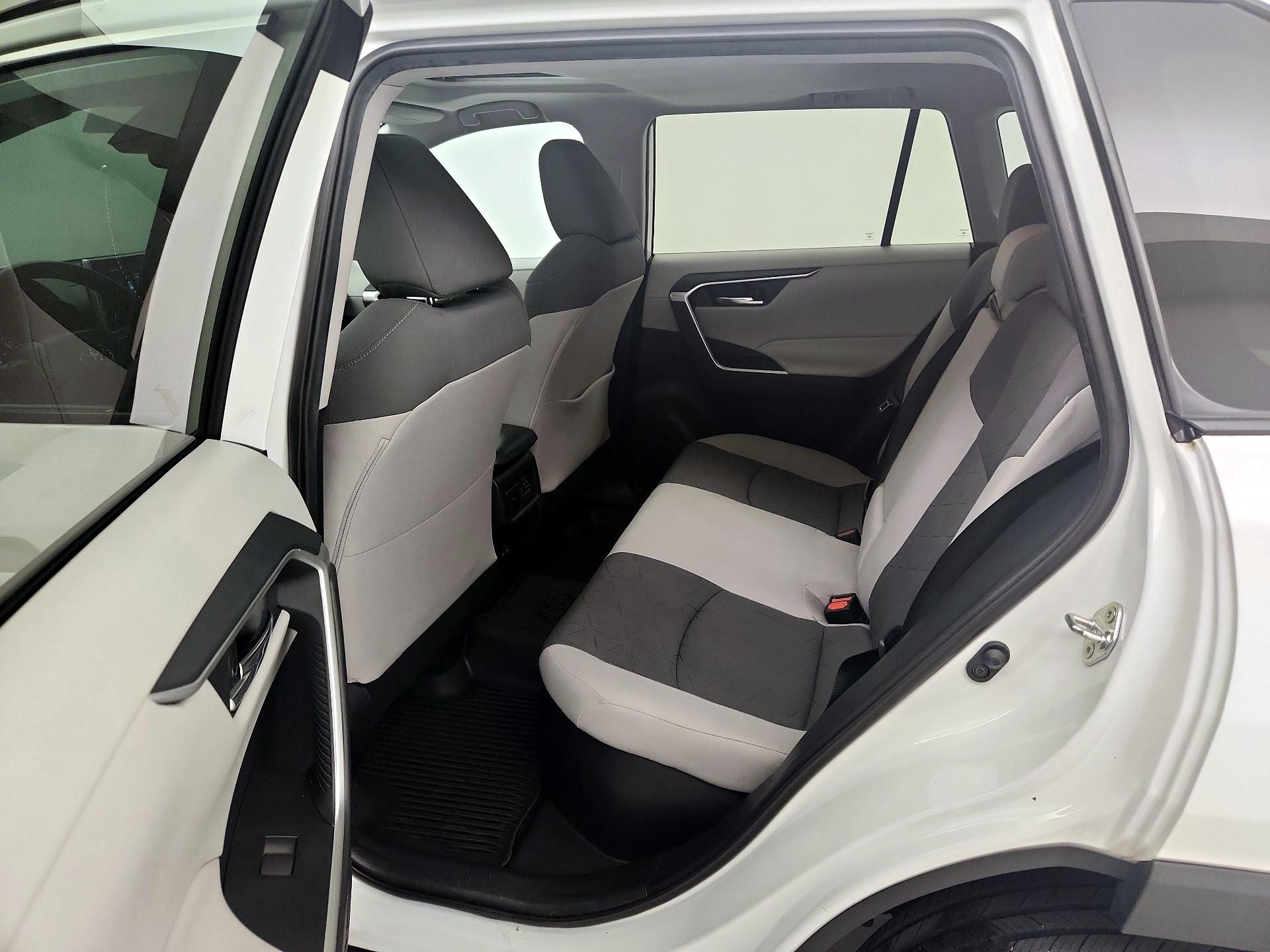 Thumbnail: 2020 Toyota RAV4 - 20