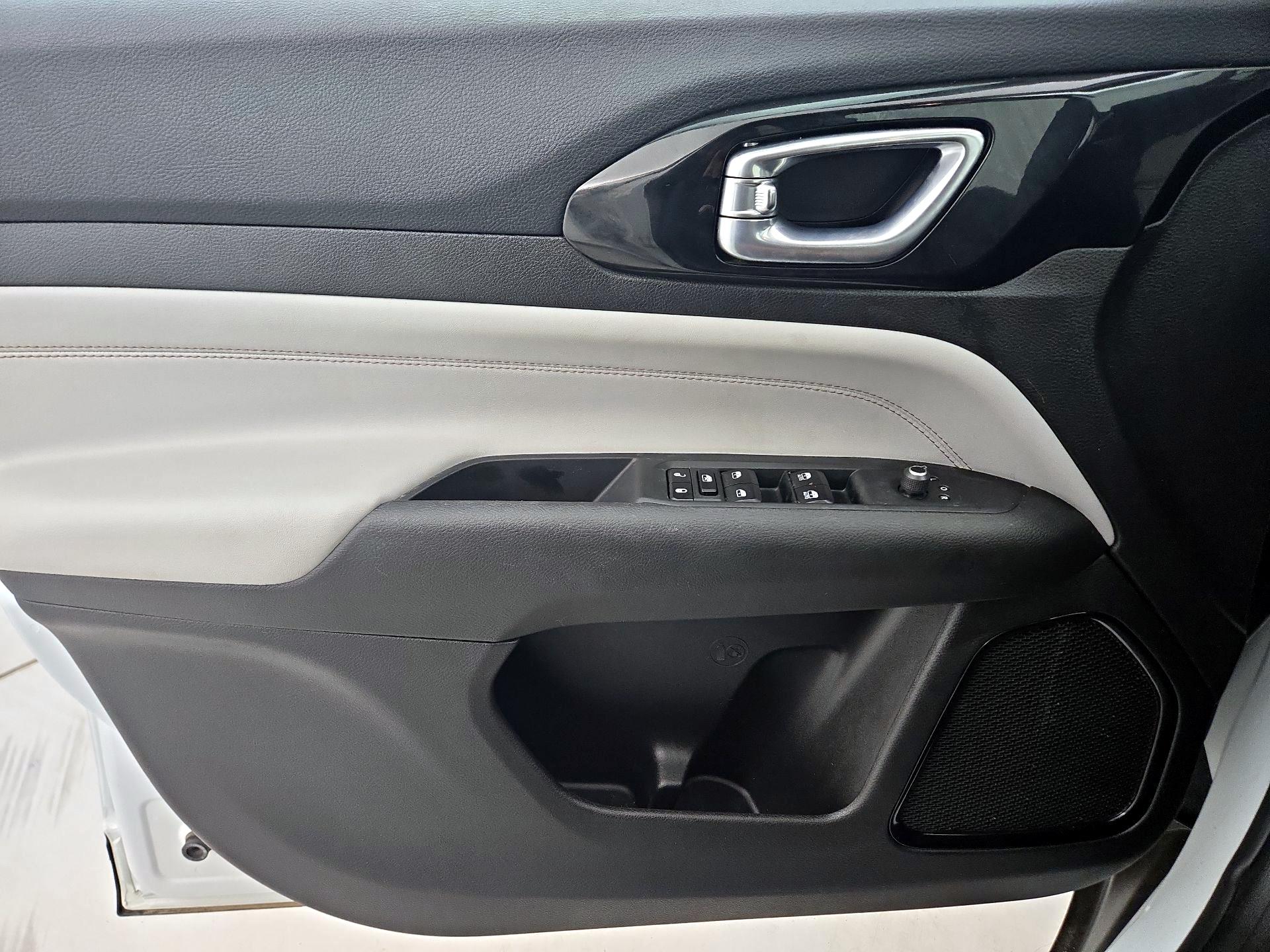 Thumbnail: 2023 Jeep Compass - 12