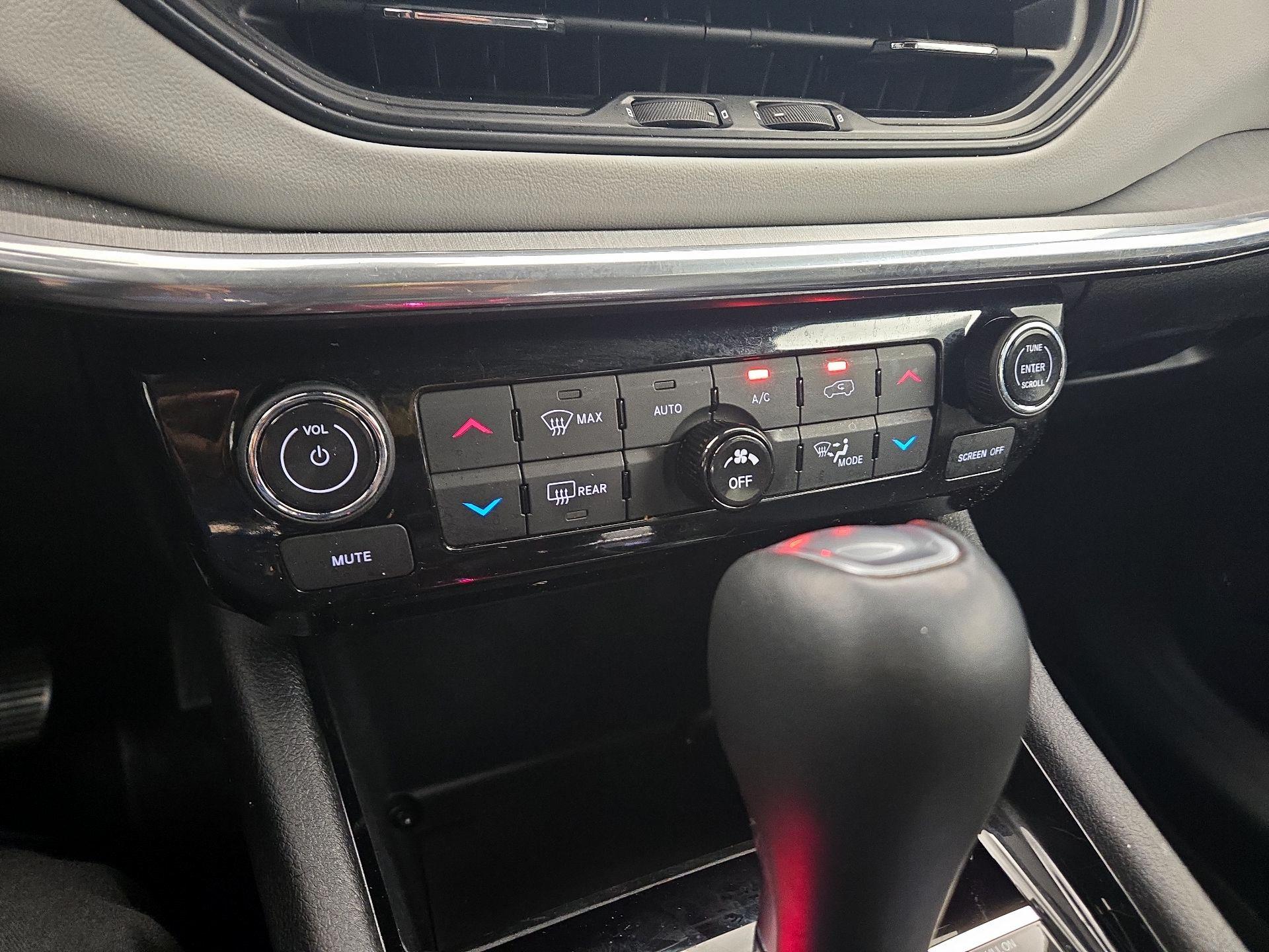 Thumbnail: 2023 Jeep Compass - 16