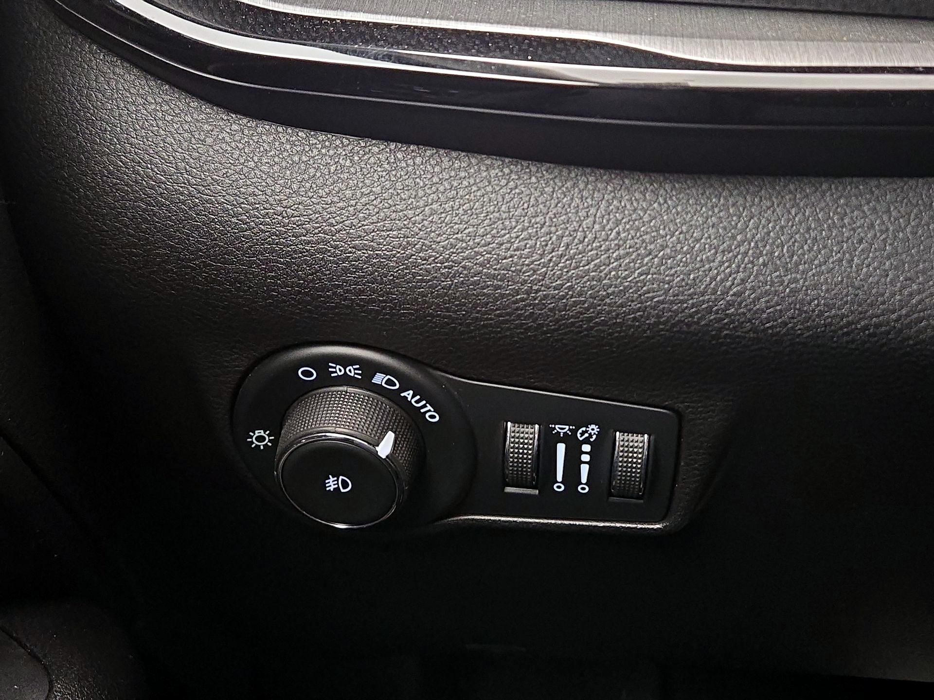 Thumbnail: 2022 Jeep Compass - 13