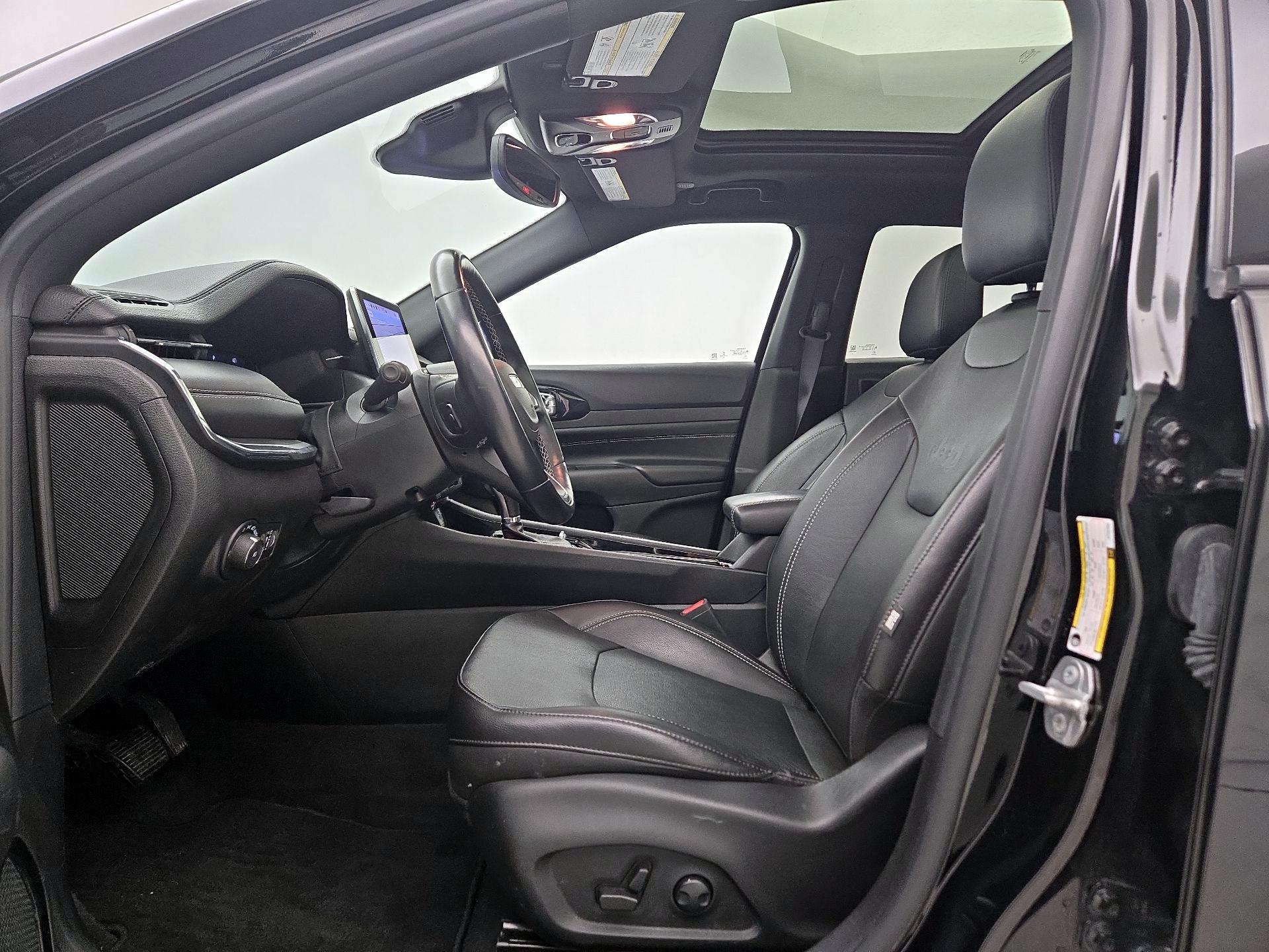 Thumbnail: 2022 Jeep Compass - 11