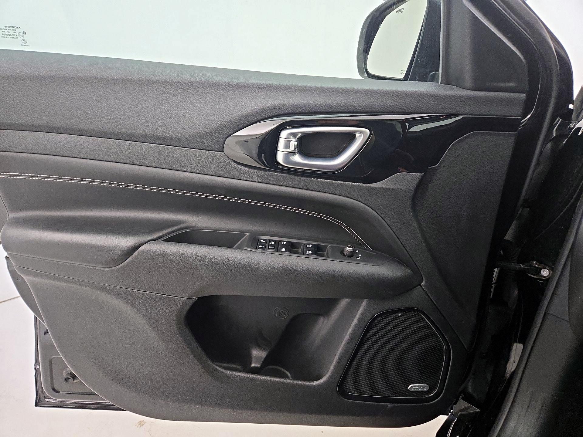 Thumbnail: 2022 Jeep Compass - 12