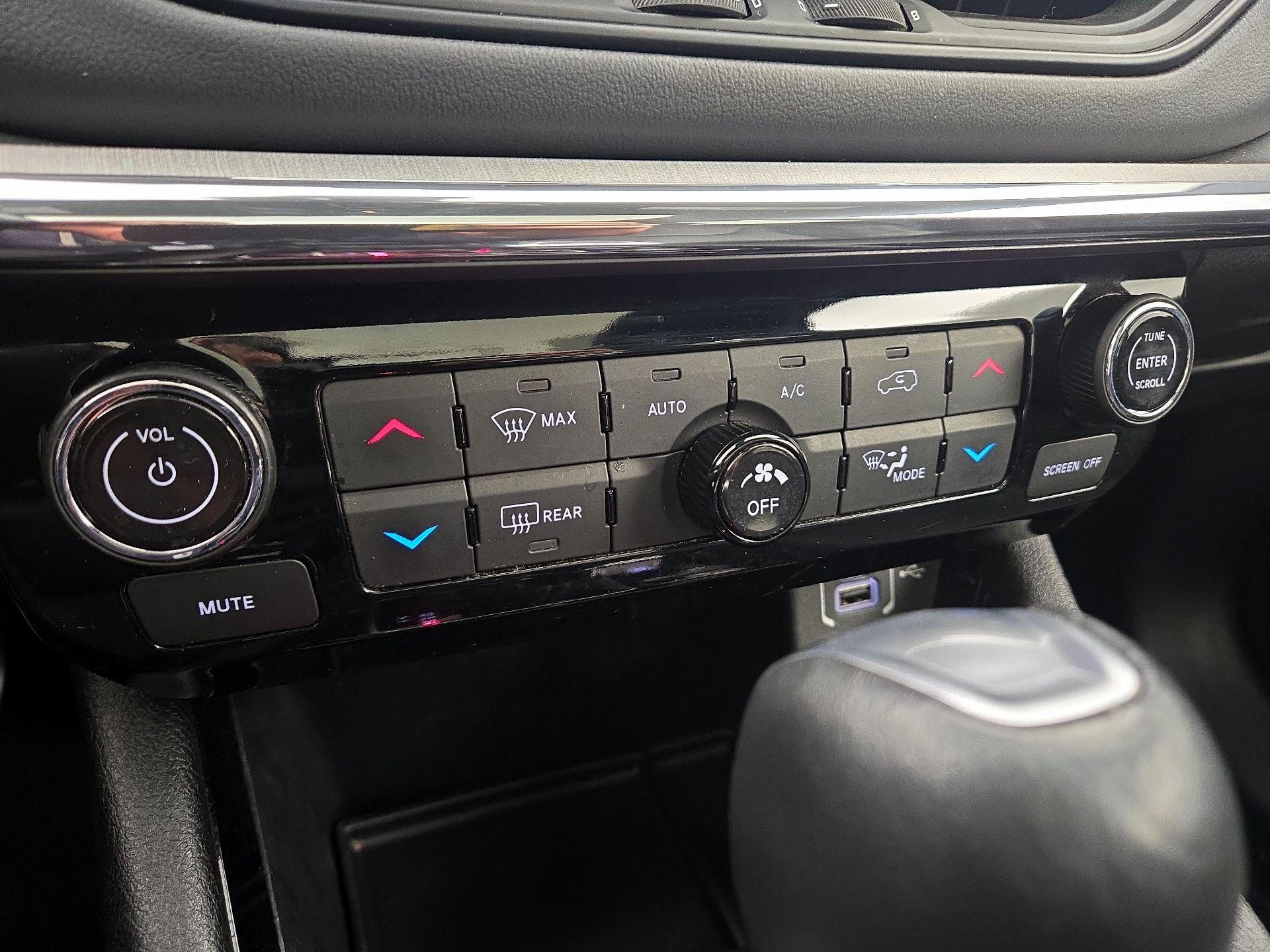 Thumbnail: 2022 Jeep Compass - 17