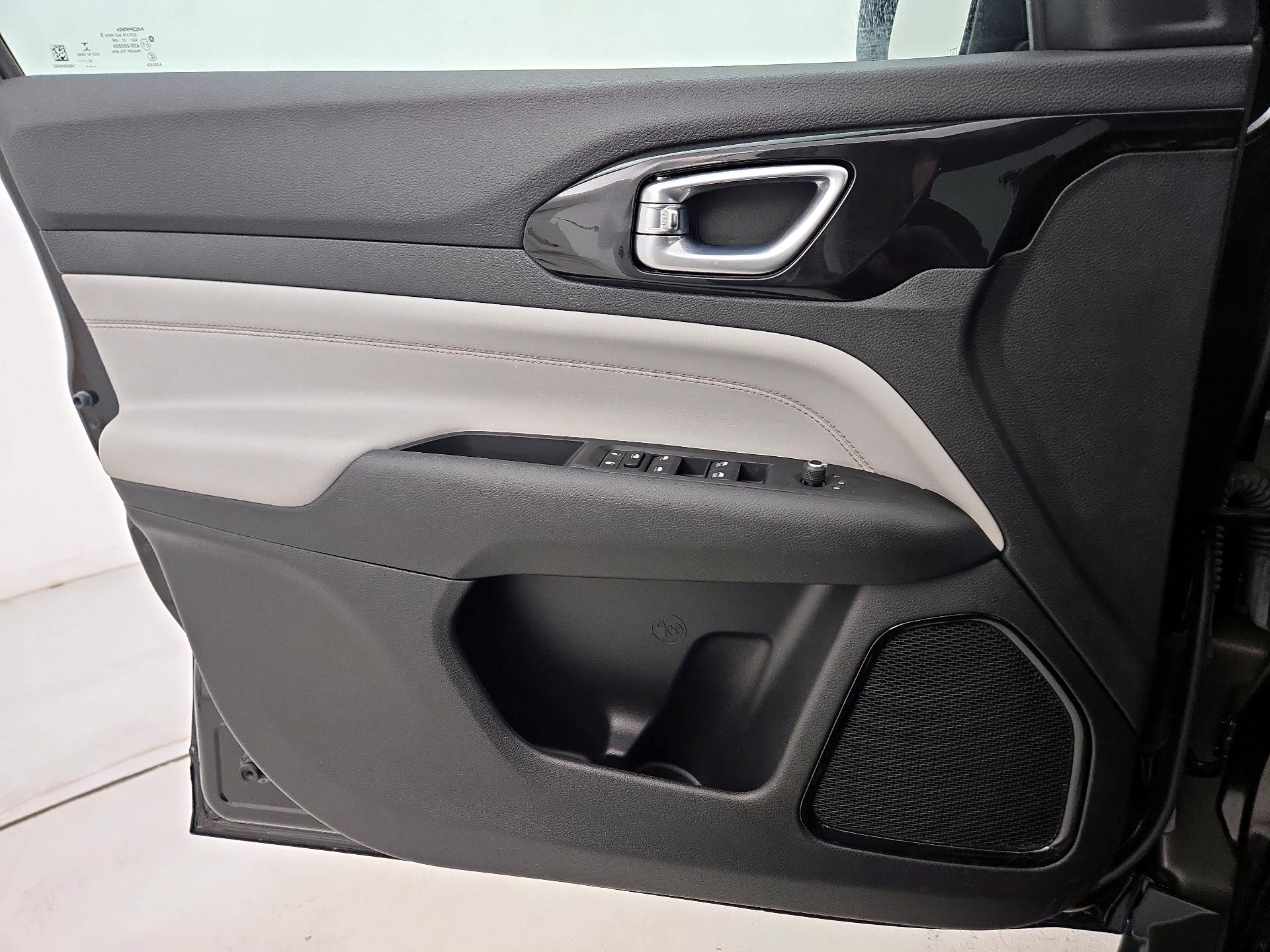 Thumbnail: 2022 Jeep Compass - 12