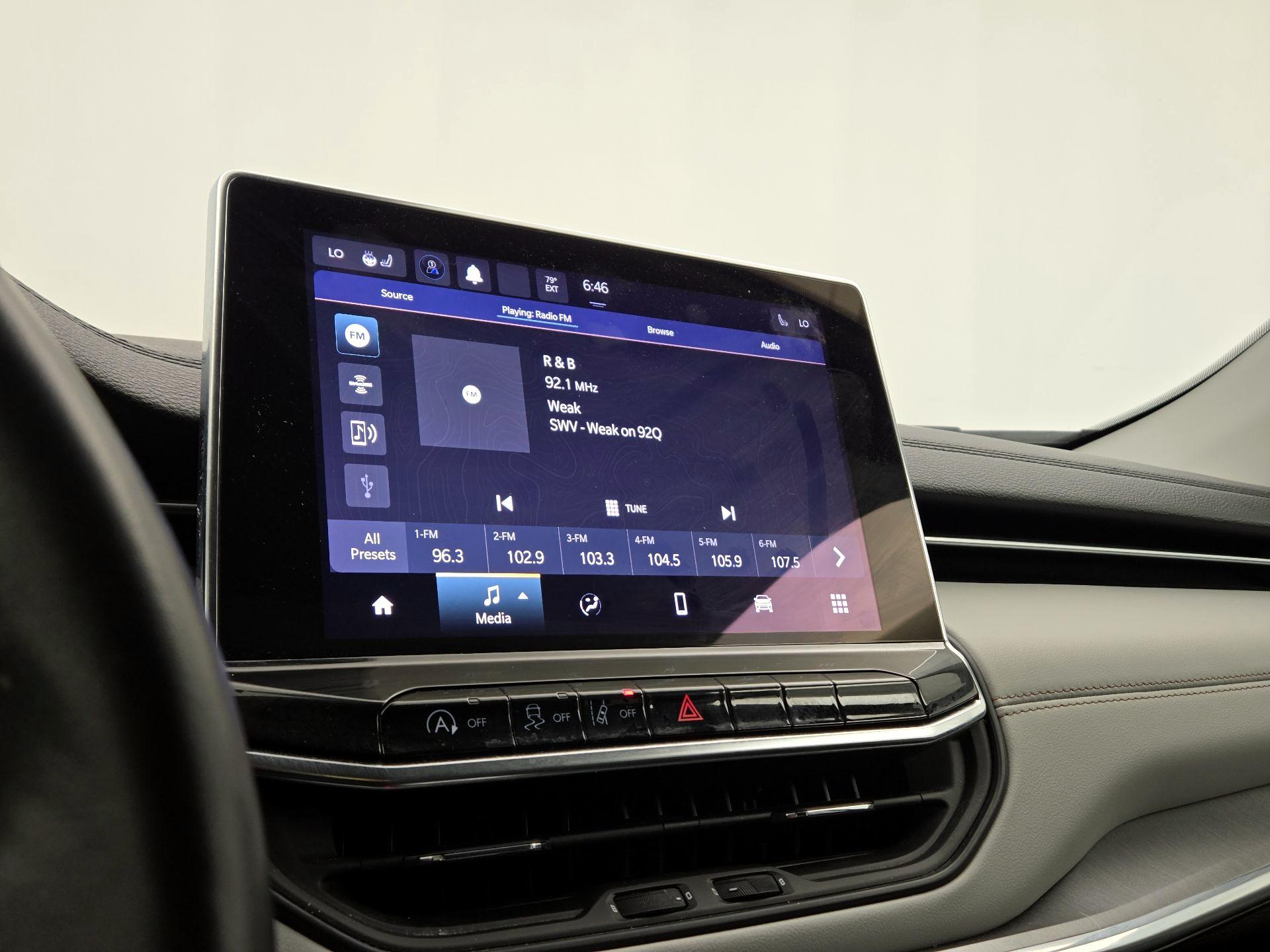 Thumbnail: 2022 Jeep Compass - 15