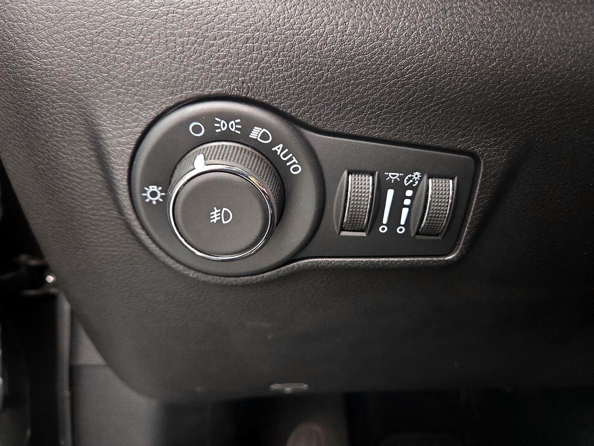 Thumbnail: 2022 Jeep Compass - 13