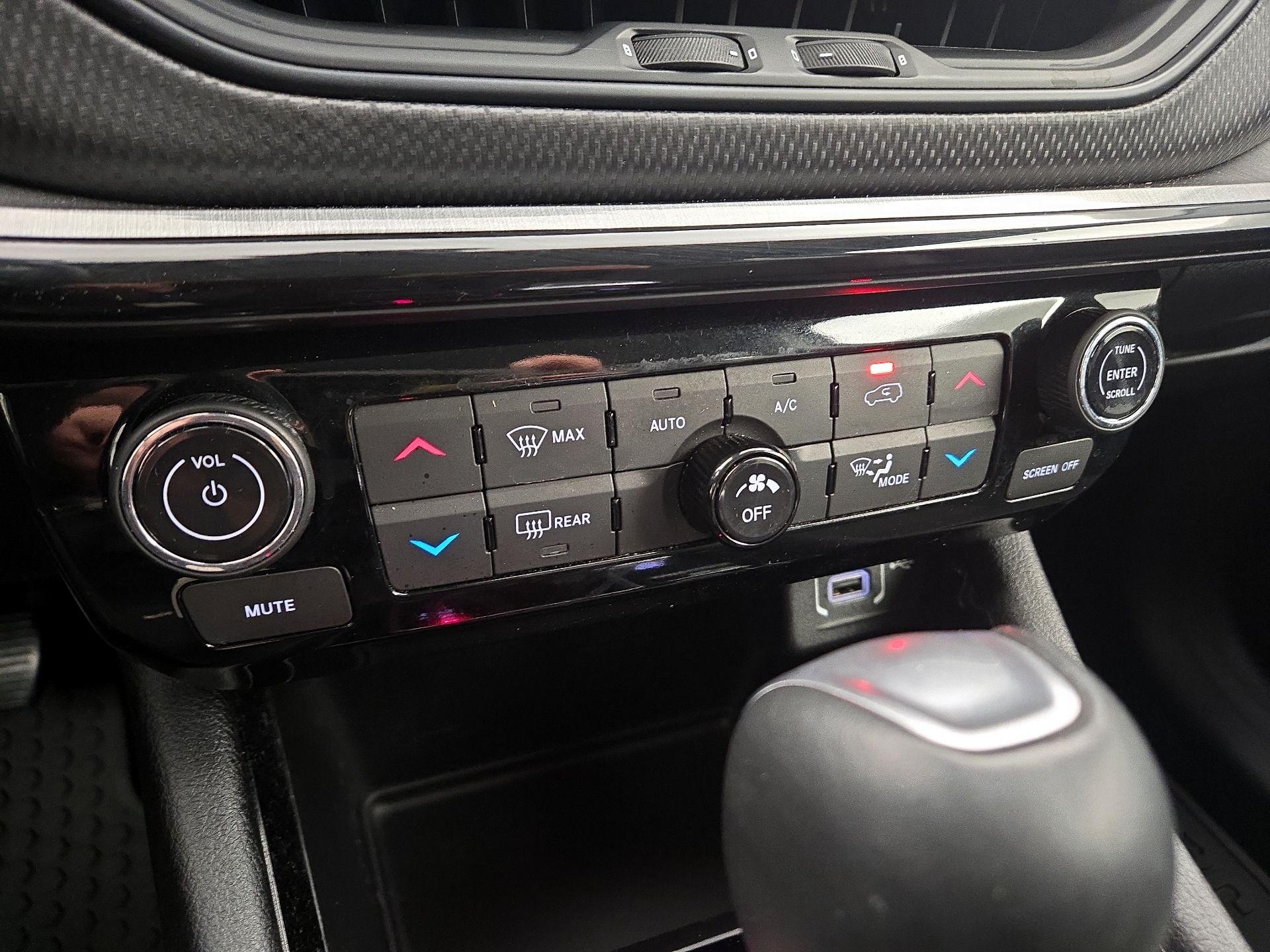 Thumbnail: 2022 Jeep Compass - 16