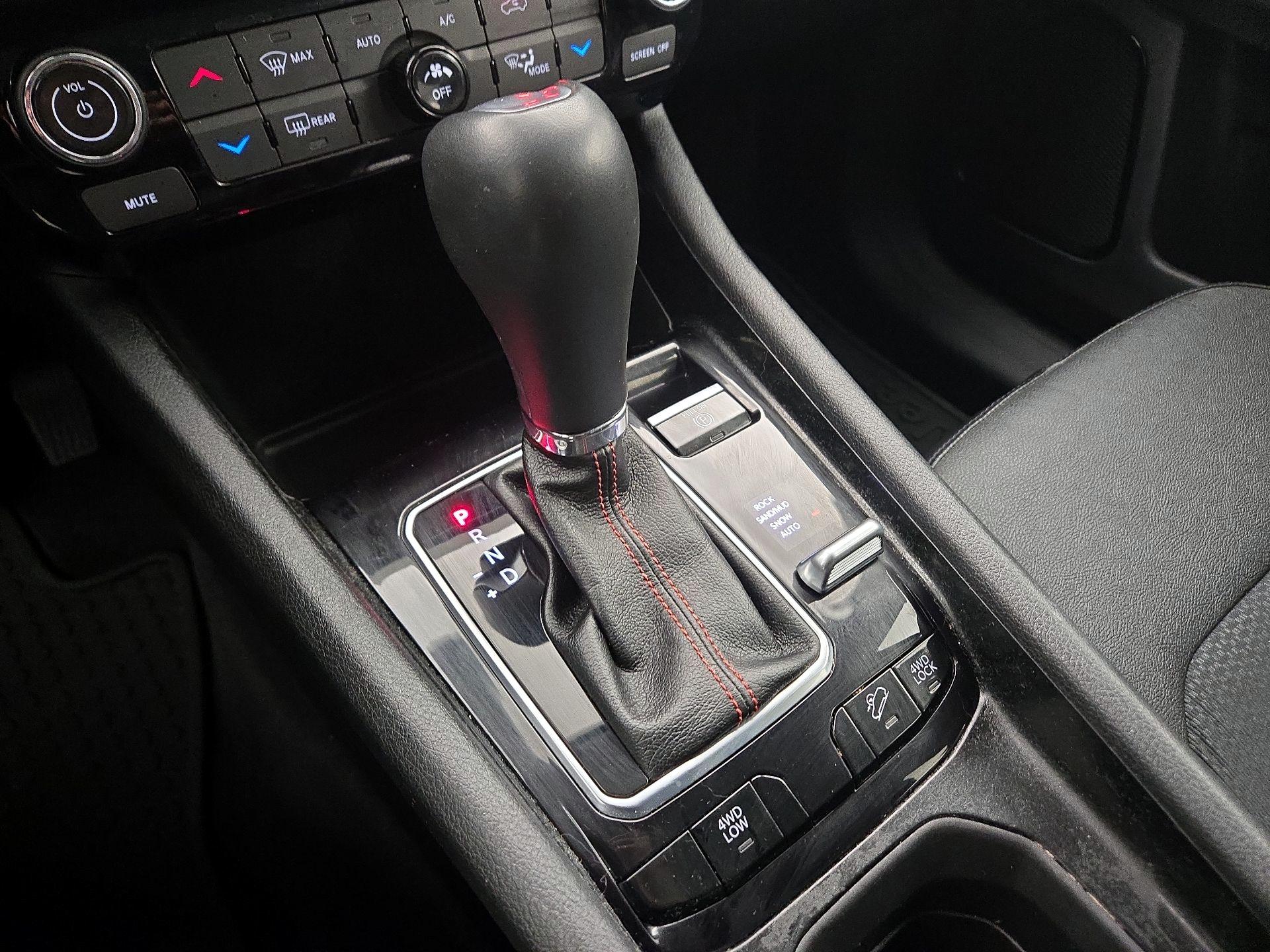 Thumbnail: 2022 Jeep Compass - 17