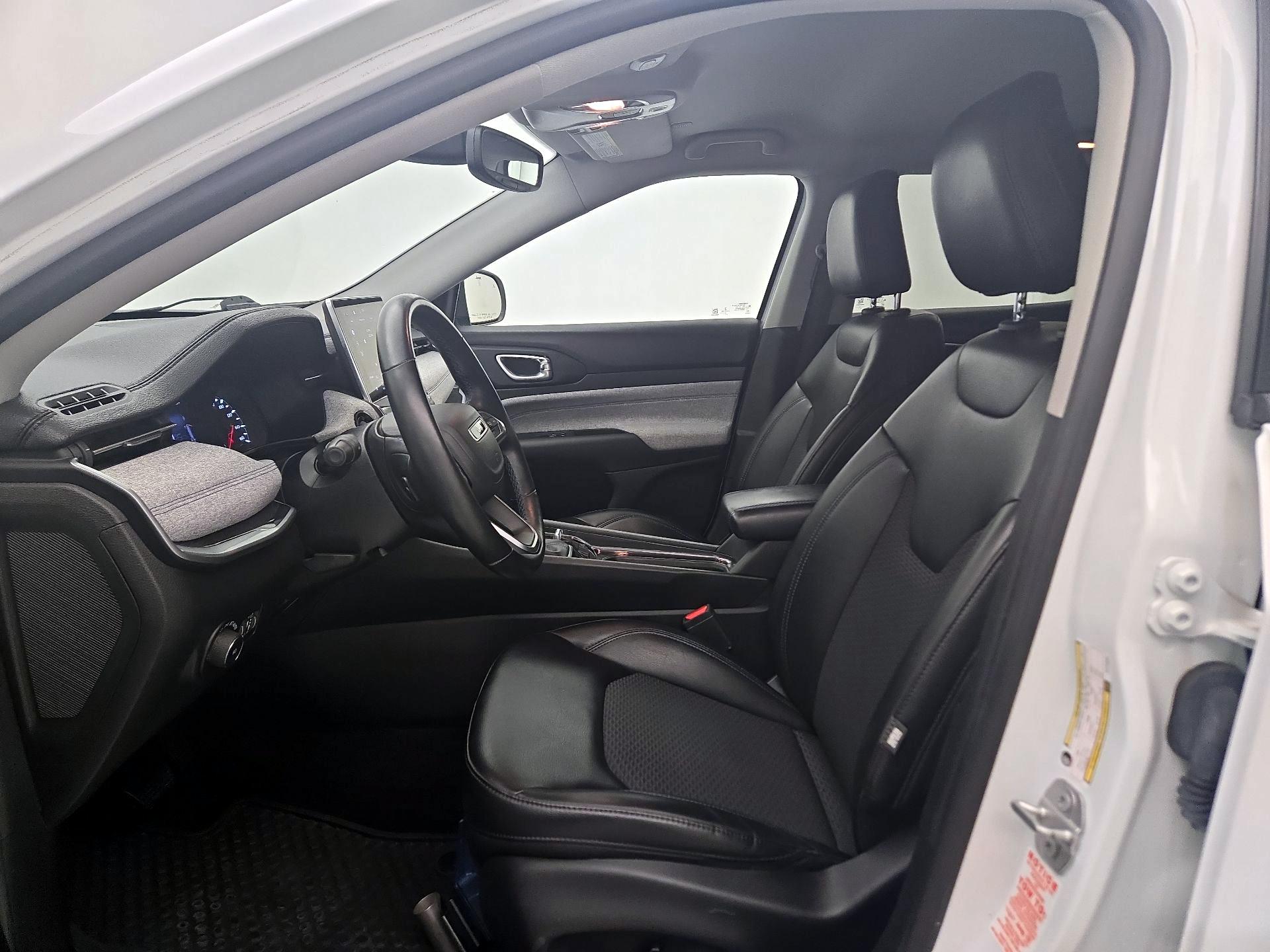 Thumbnail: 2022 Jeep Compass - 11