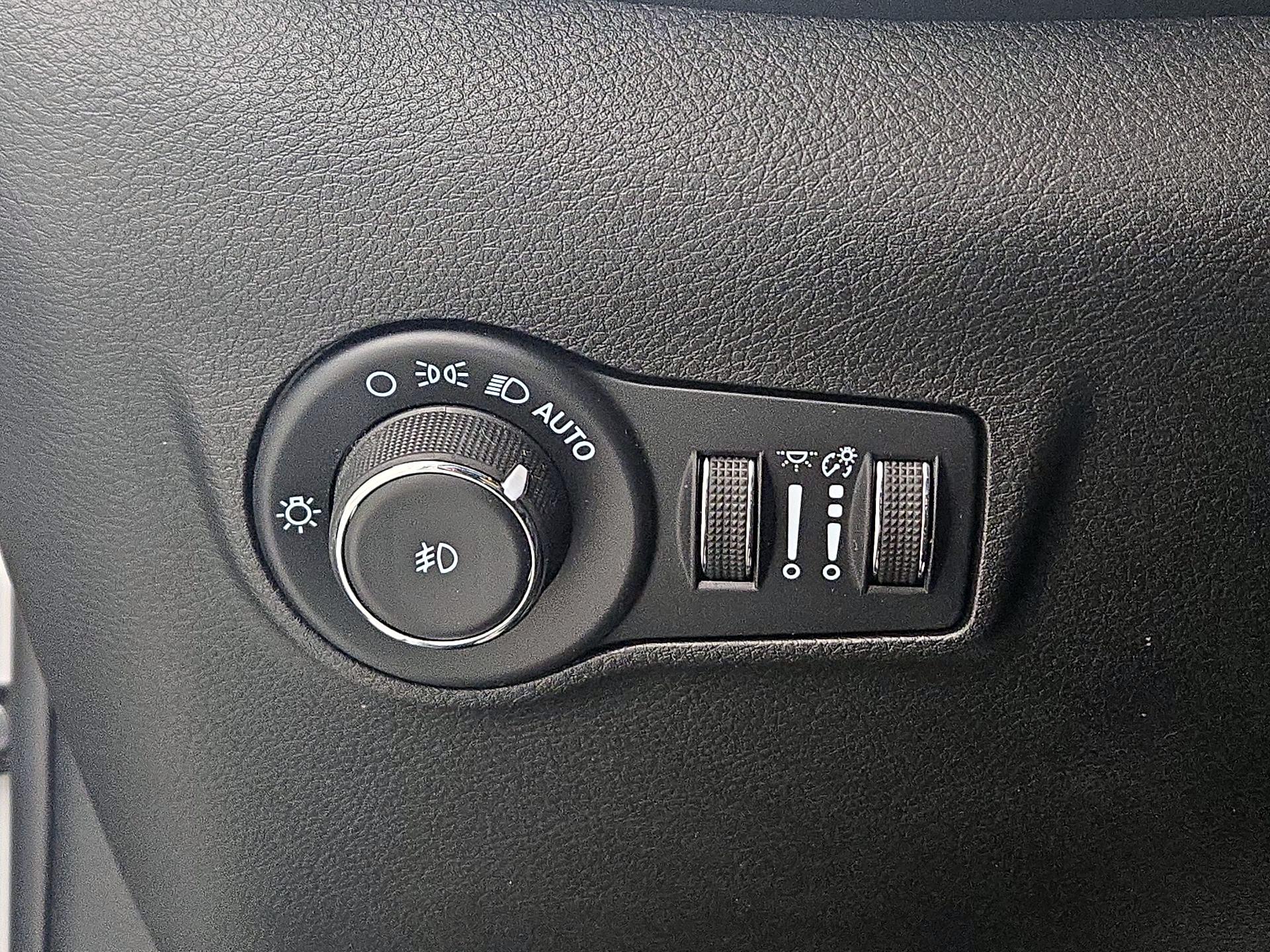 Thumbnail: 2022 Jeep Compass - 13