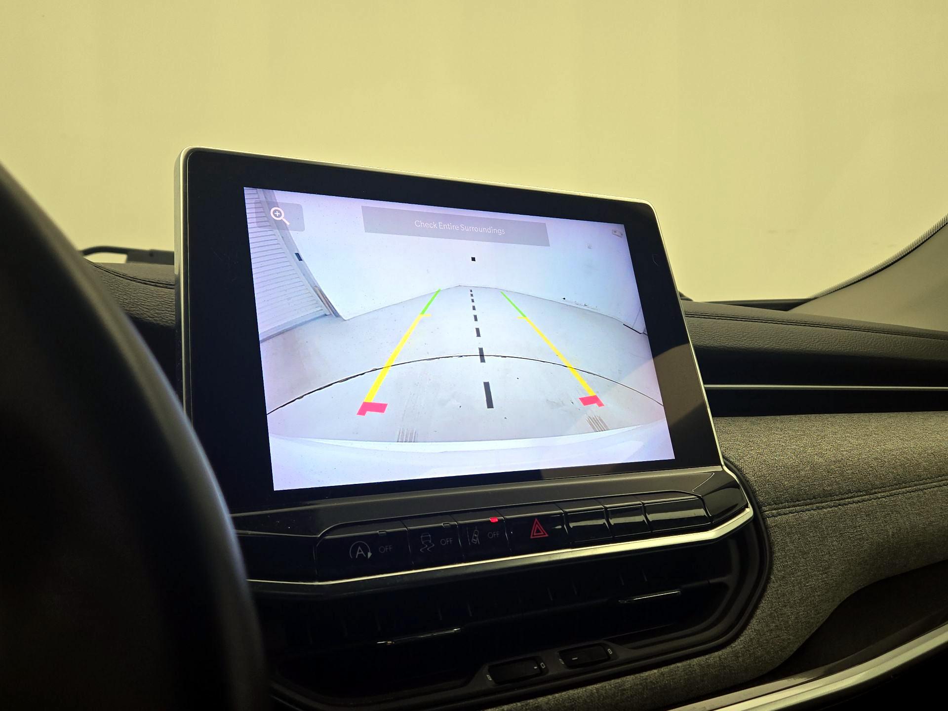 Thumbnail: 2022 Jeep Compass - 14