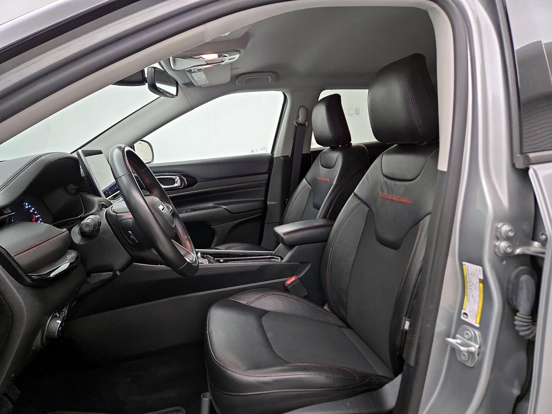 Thumbnail: 2022 Jeep Compass - 11