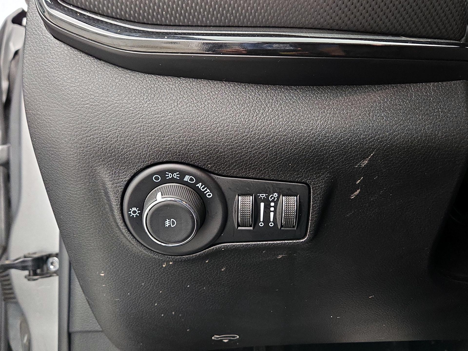 Thumbnail: 2022 Jeep Compass - 13