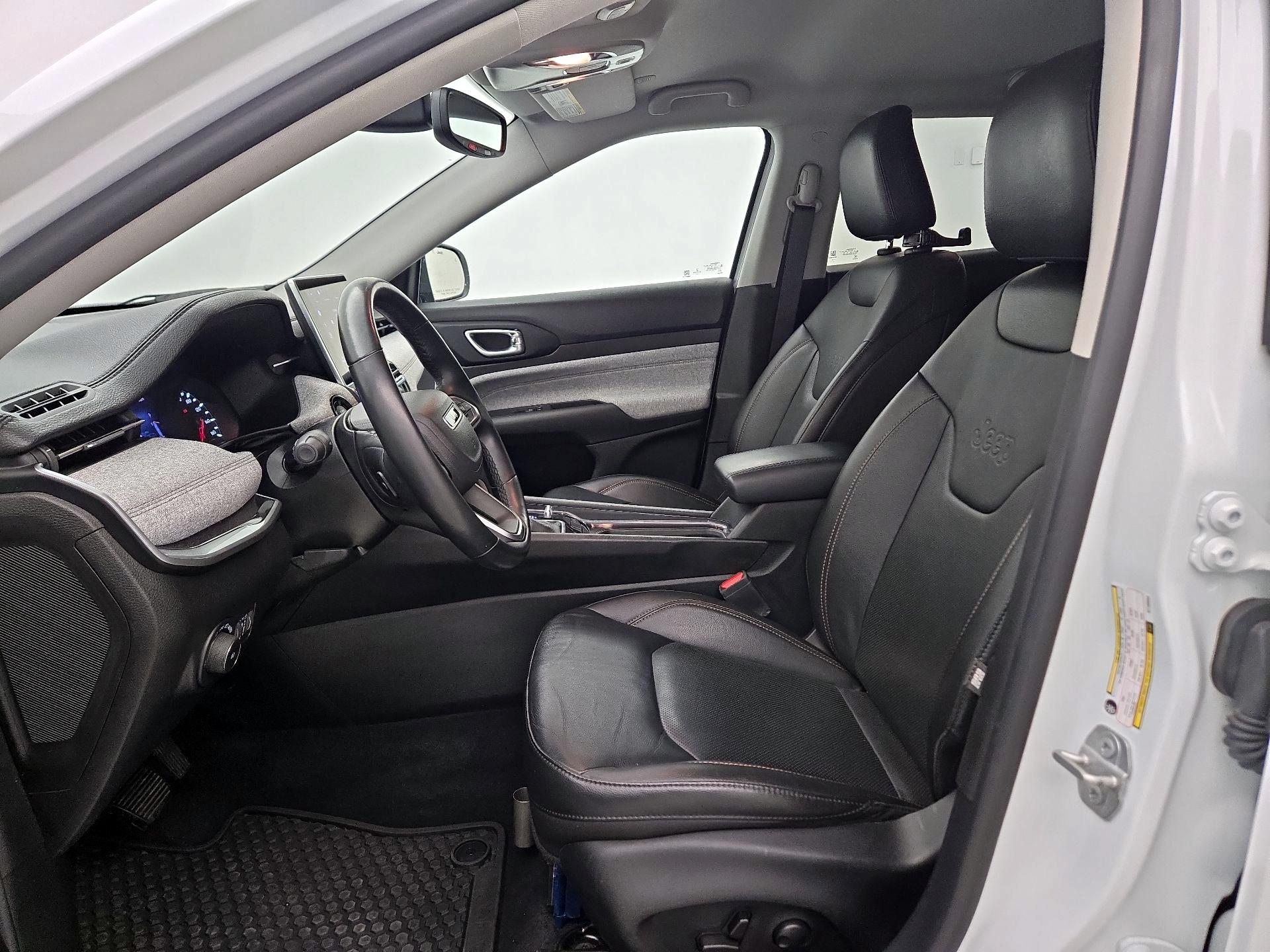 Thumbnail: 2022 Jeep Compass - 11