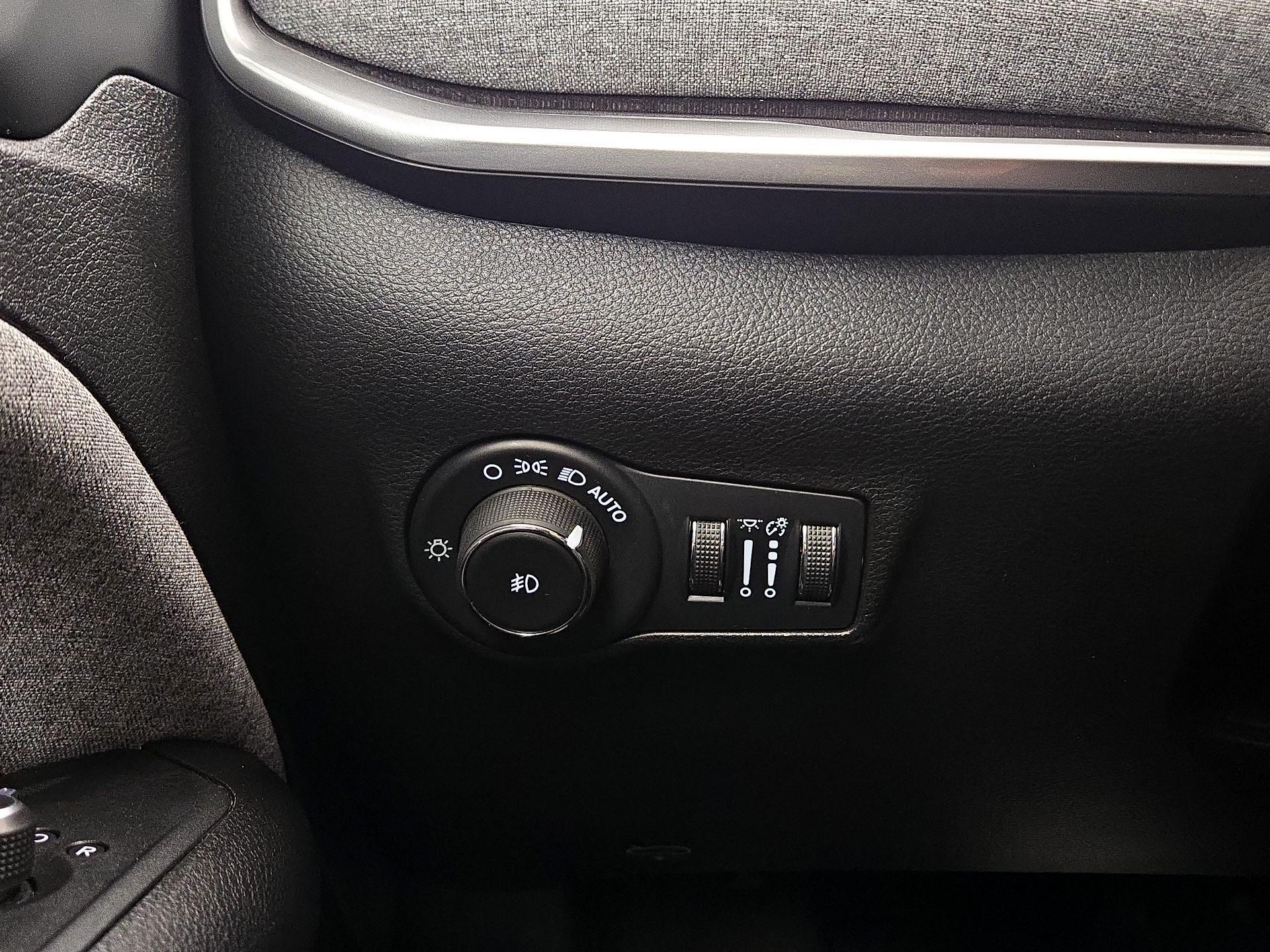 Thumbnail: 2022 Jeep Compass - 13