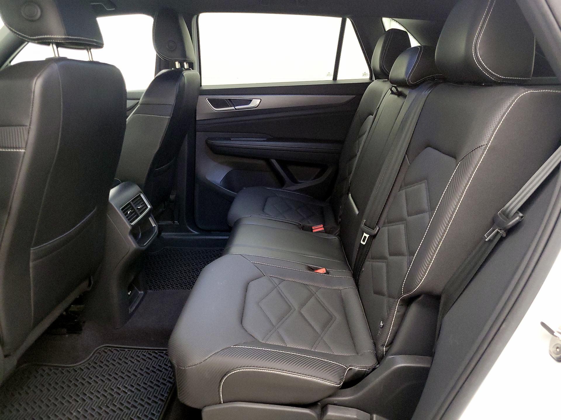 Thumbnail: 2024 Volkswagen Atlas - 17