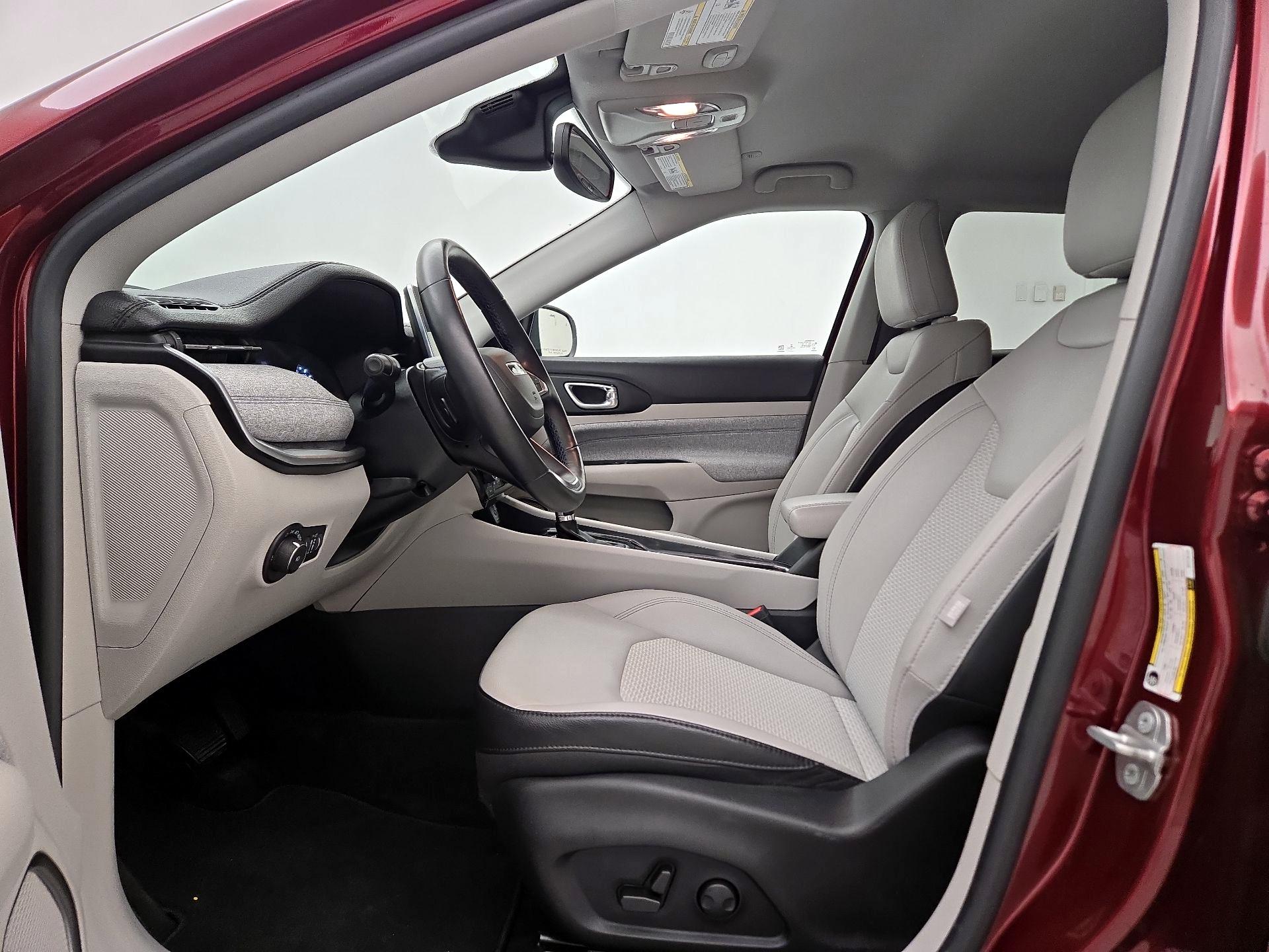 Thumbnail: 2022 Jeep Compass - 11