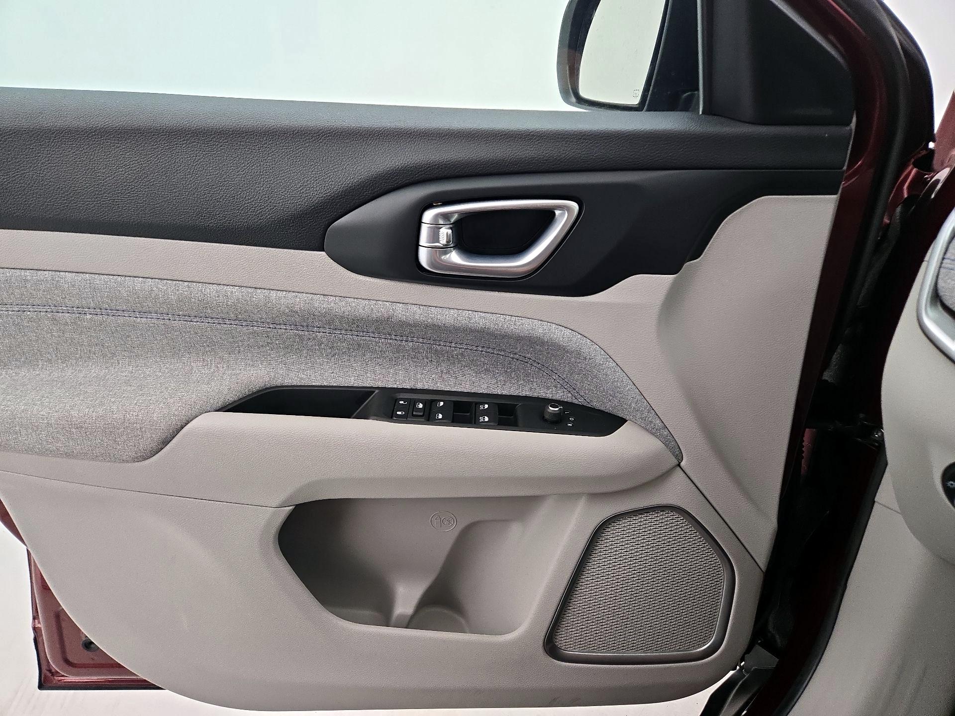 Thumbnail: 2022 Jeep Compass - 12