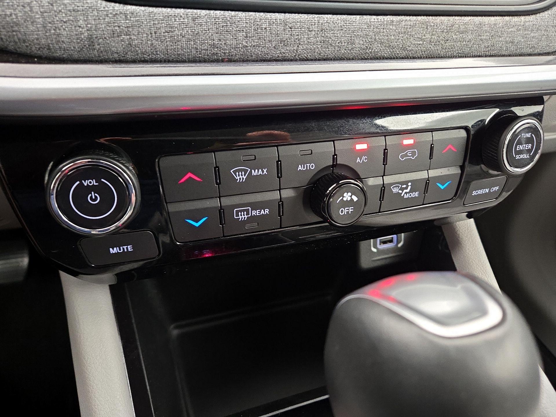 Thumbnail: 2022 Jeep Compass - 16