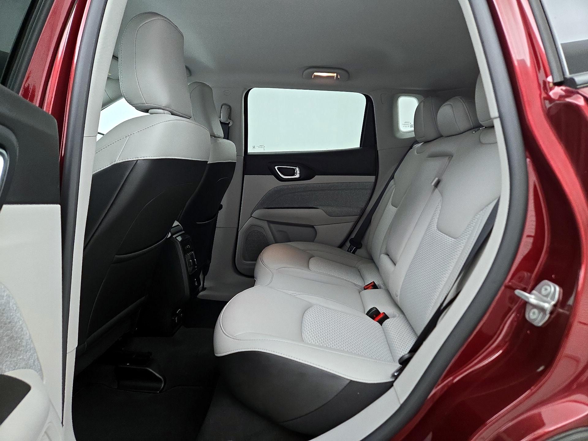 Thumbnail: 2022 Jeep Compass - 19