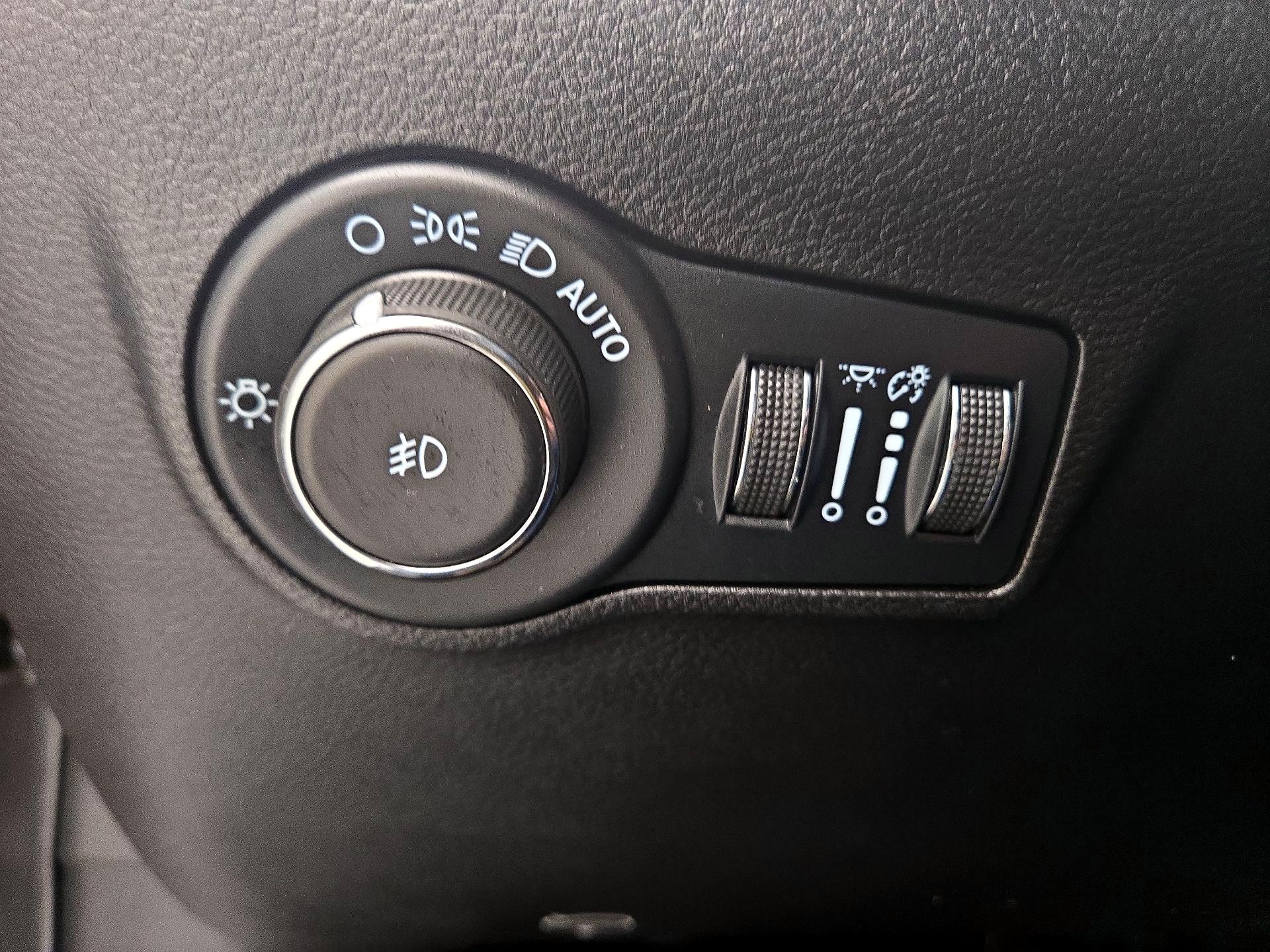 Thumbnail: 2022 Jeep Compass - 13