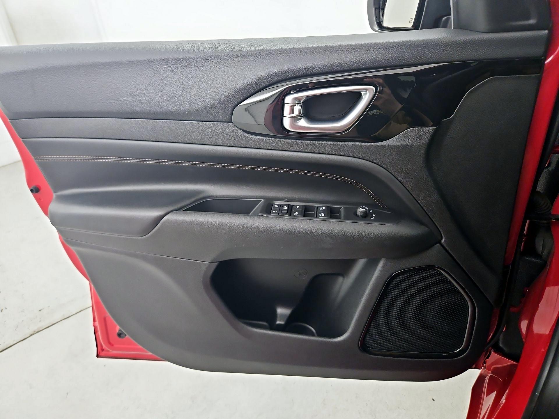 Thumbnail: 2022 Jeep Compass - 12