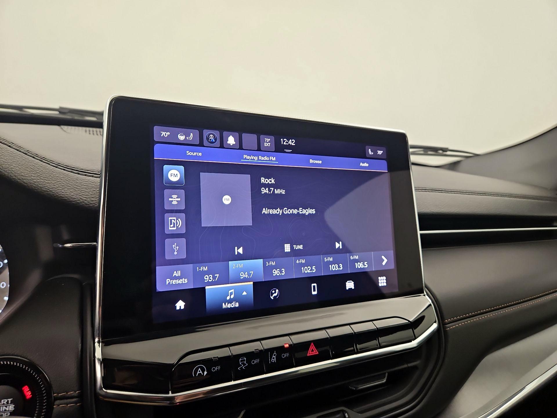 Thumbnail: 2022 Jeep Compass - 15