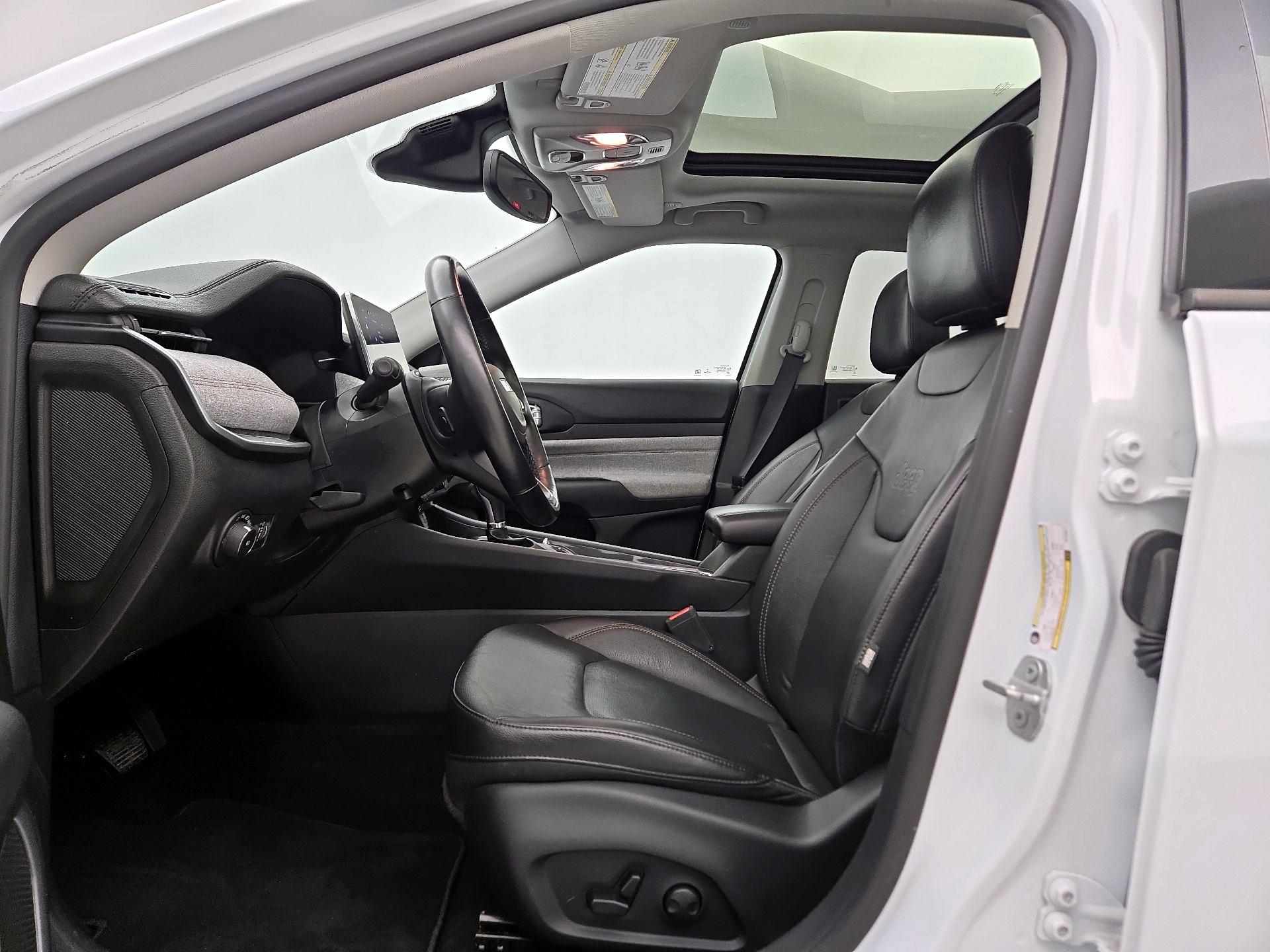 Thumbnail: 2022 Jeep Compass - 11