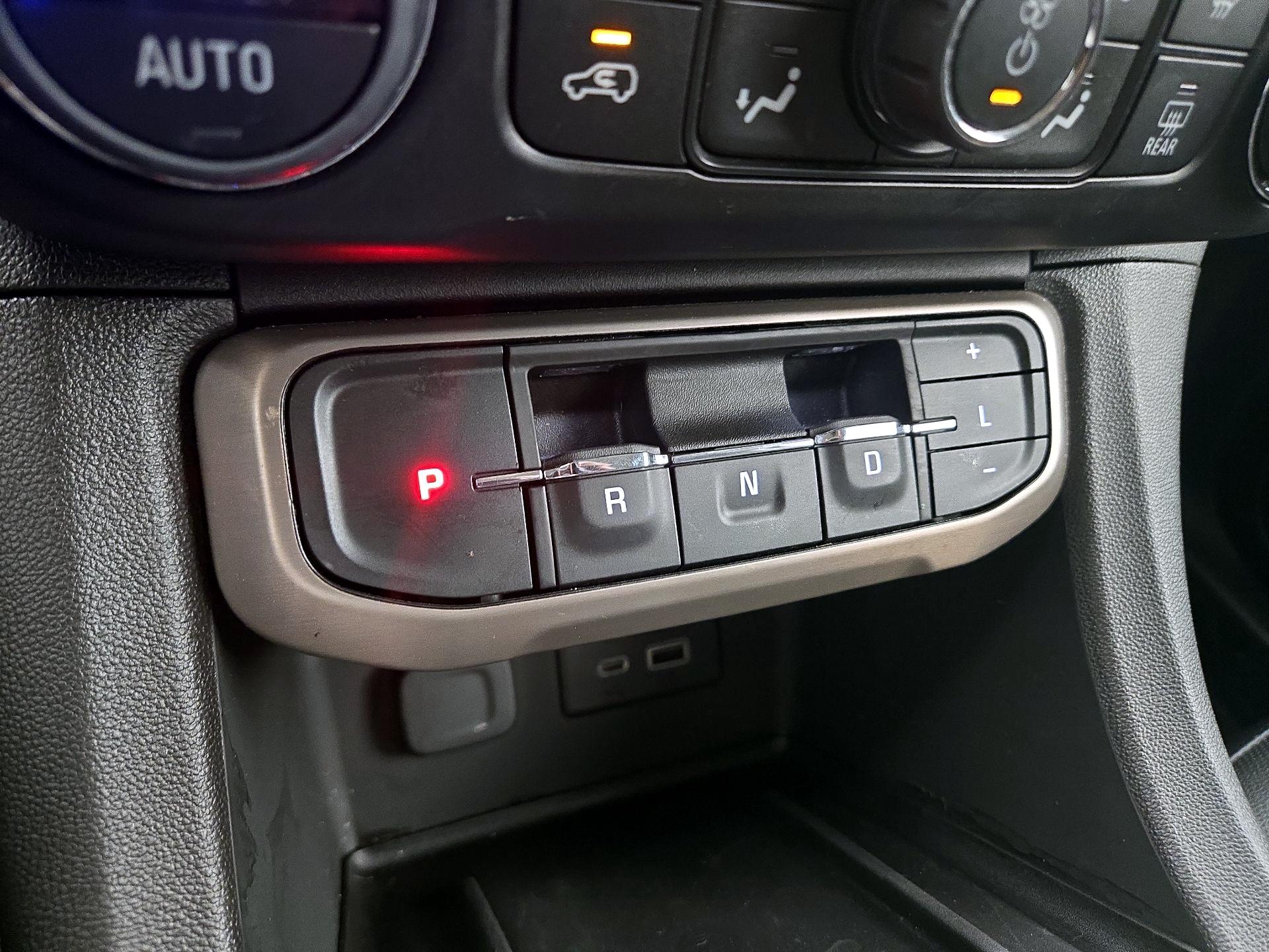 Thumbnail: 2023 GMC Acadia - 18