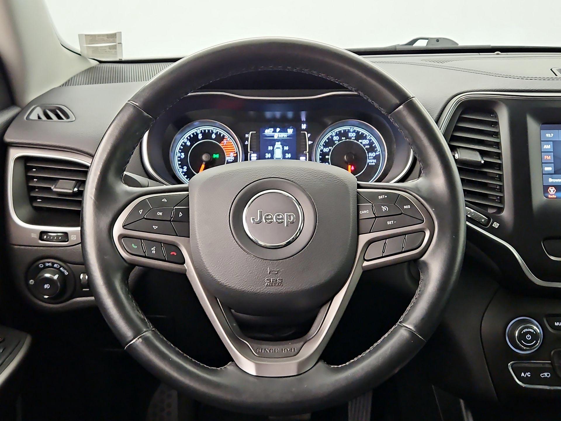 Thumbnail: 2020 Jeep Cherokee - 10