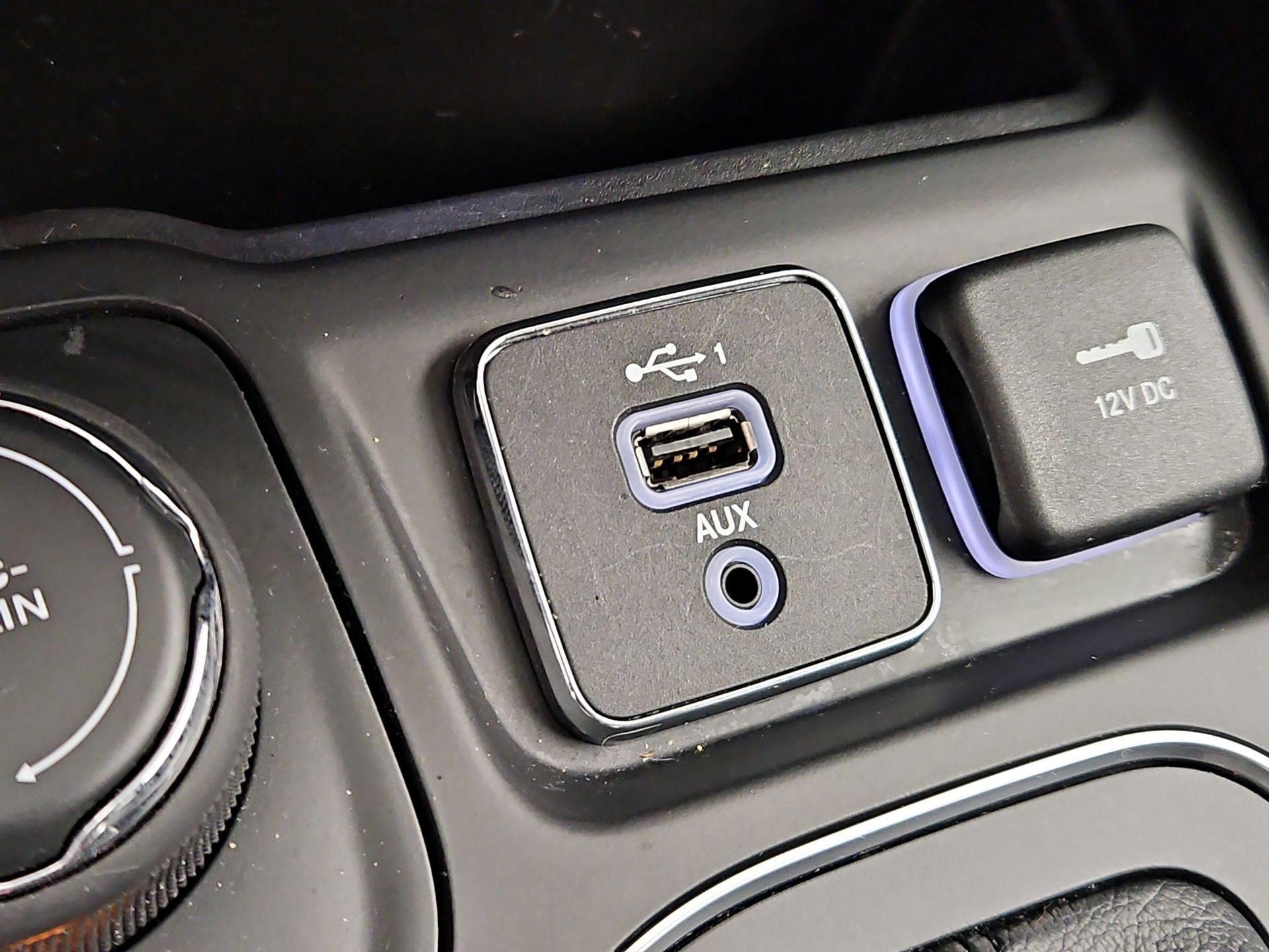 Thumbnail: 2020 Jeep Cherokee - 18