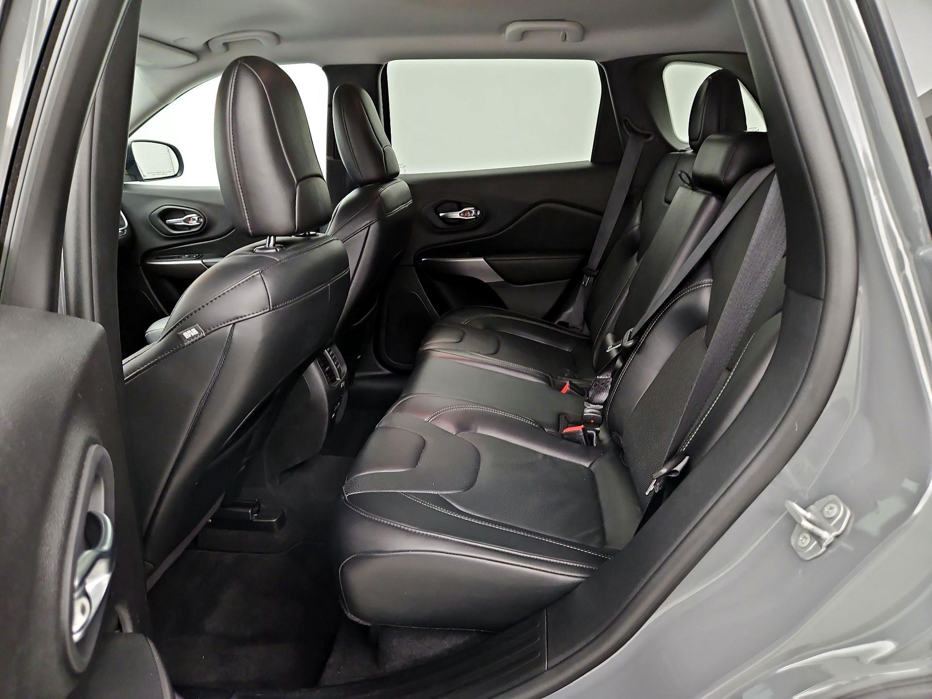 Thumbnail: 2020 Jeep Cherokee - 19