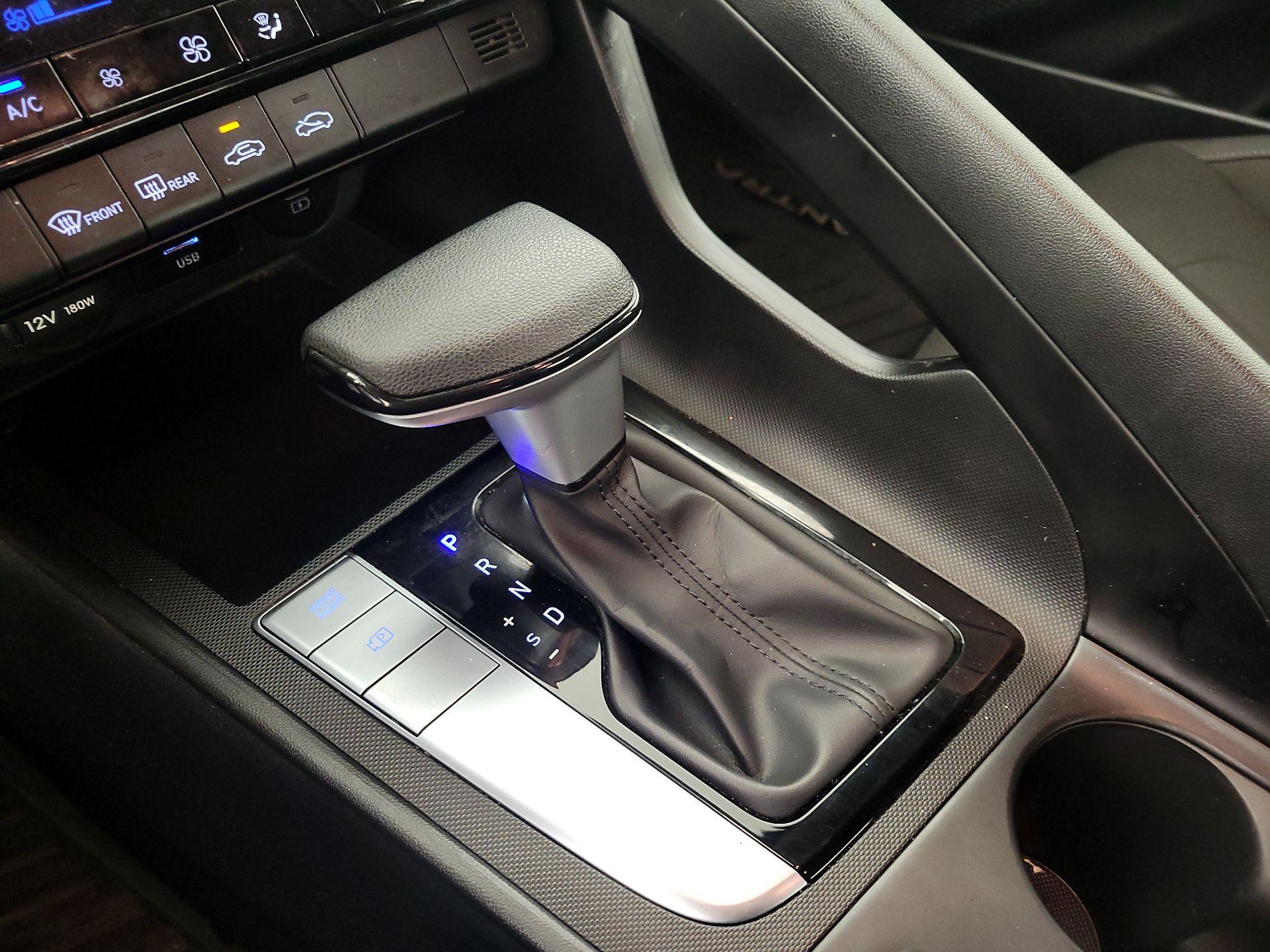 Thumbnail: 2024 Hyundai Elantra - 18