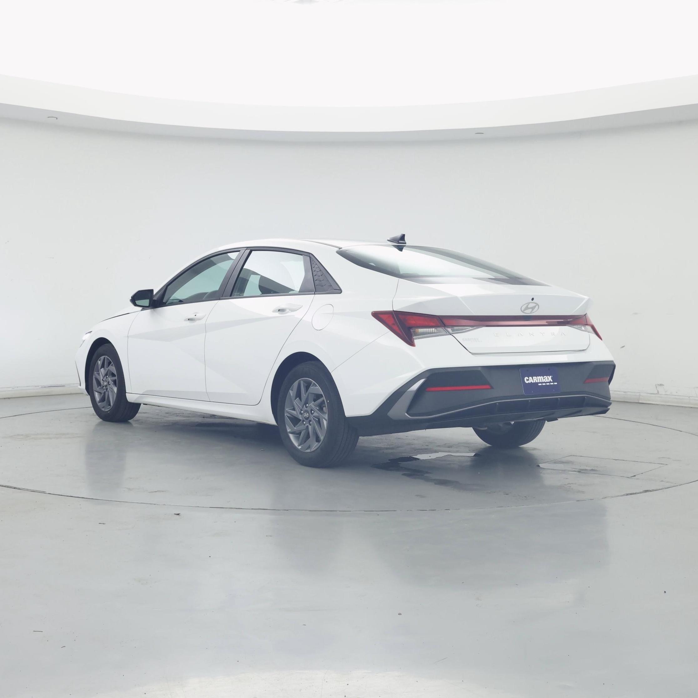 Thumbnail: 2024 Hyundai Elantra - 2