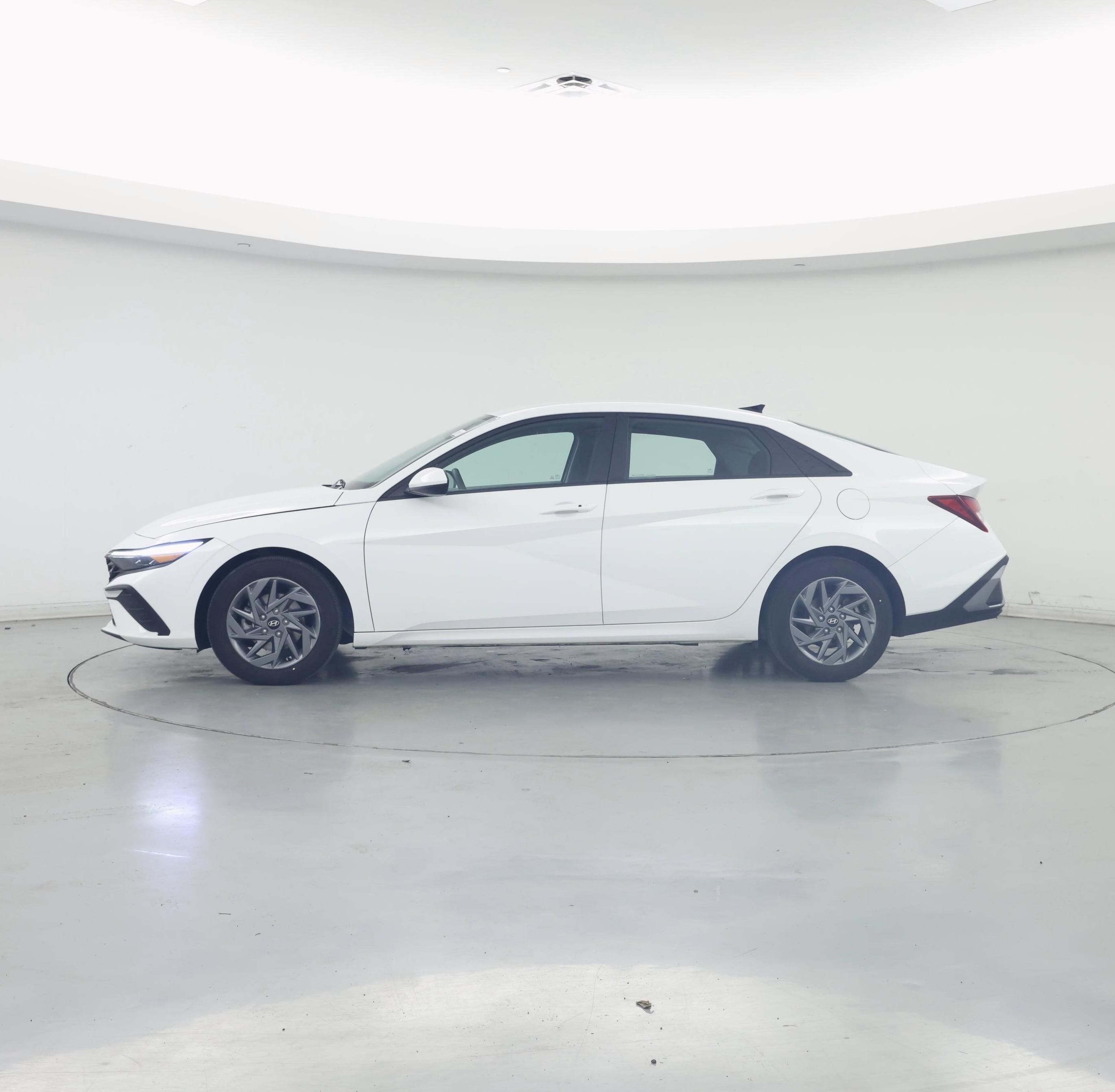 Thumbnail: 2024 Hyundai Elantra - 3