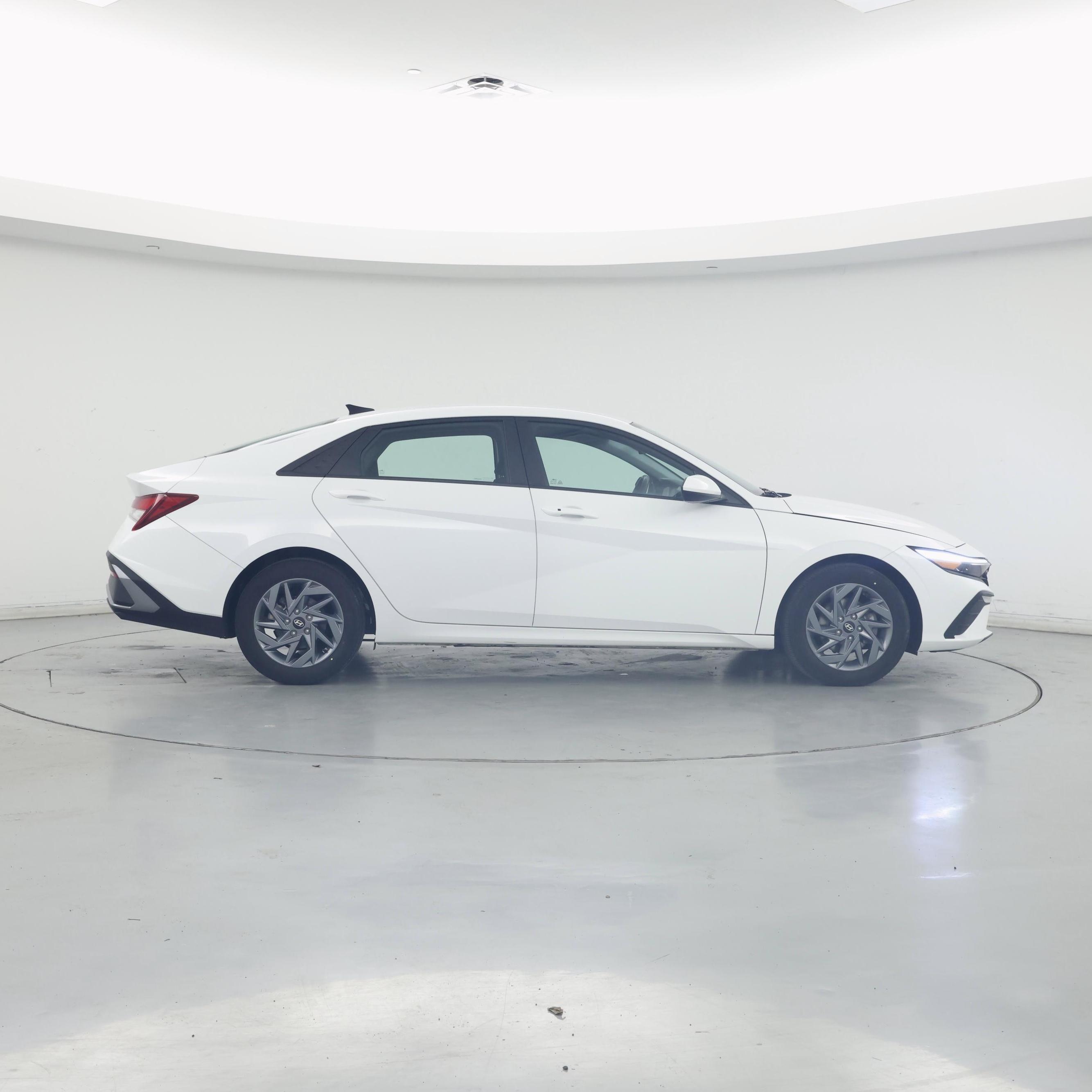 Thumbnail: 2024 Hyundai Elantra - 7