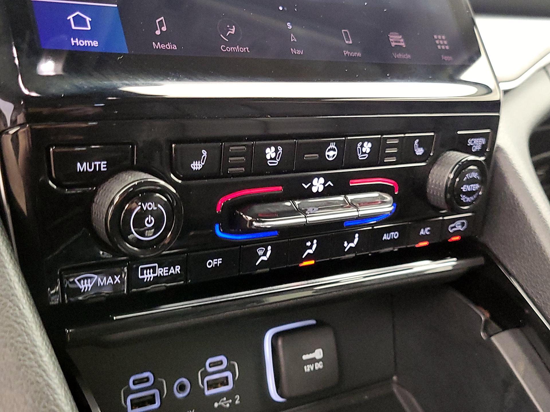 Thumbnail: 2023 Jeep Grand Cherokee - 17