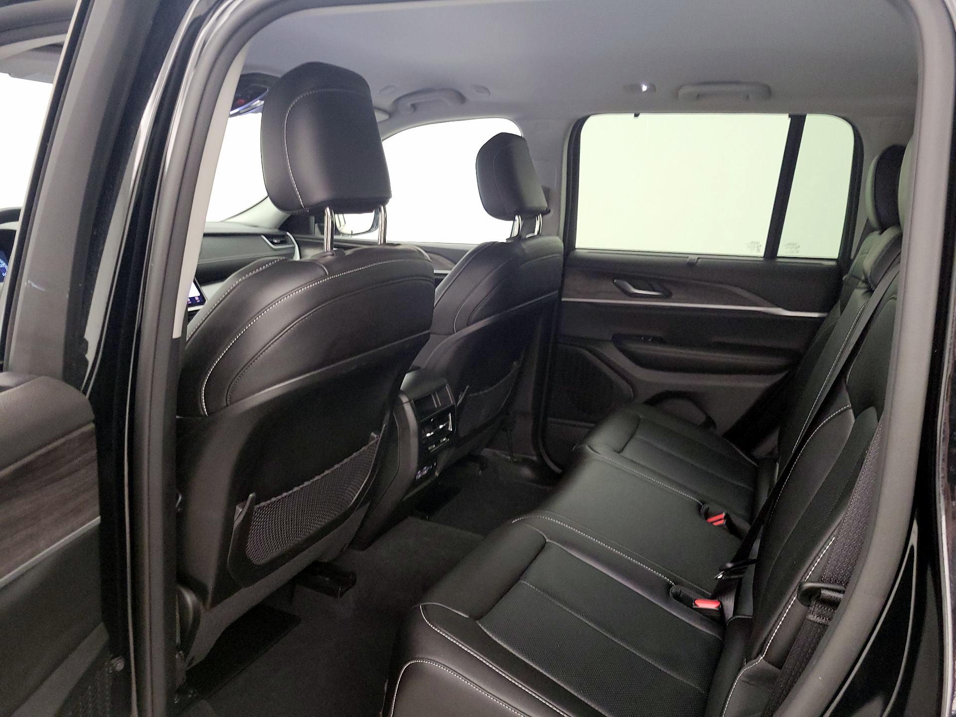 Thumbnail: 2023 Jeep Grand Cherokee - 20