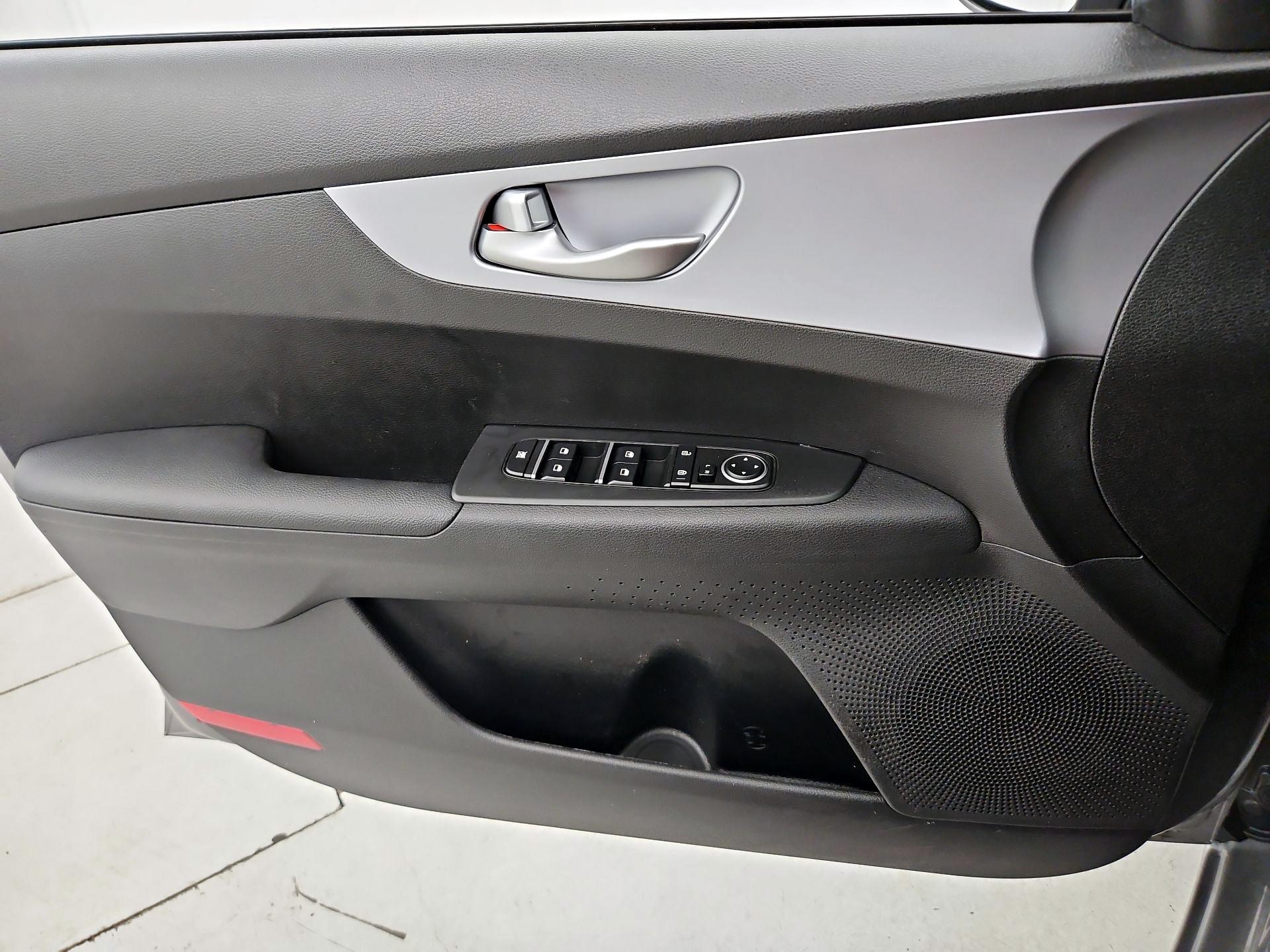 Thumbnail: 2023 Kia Forte - 12