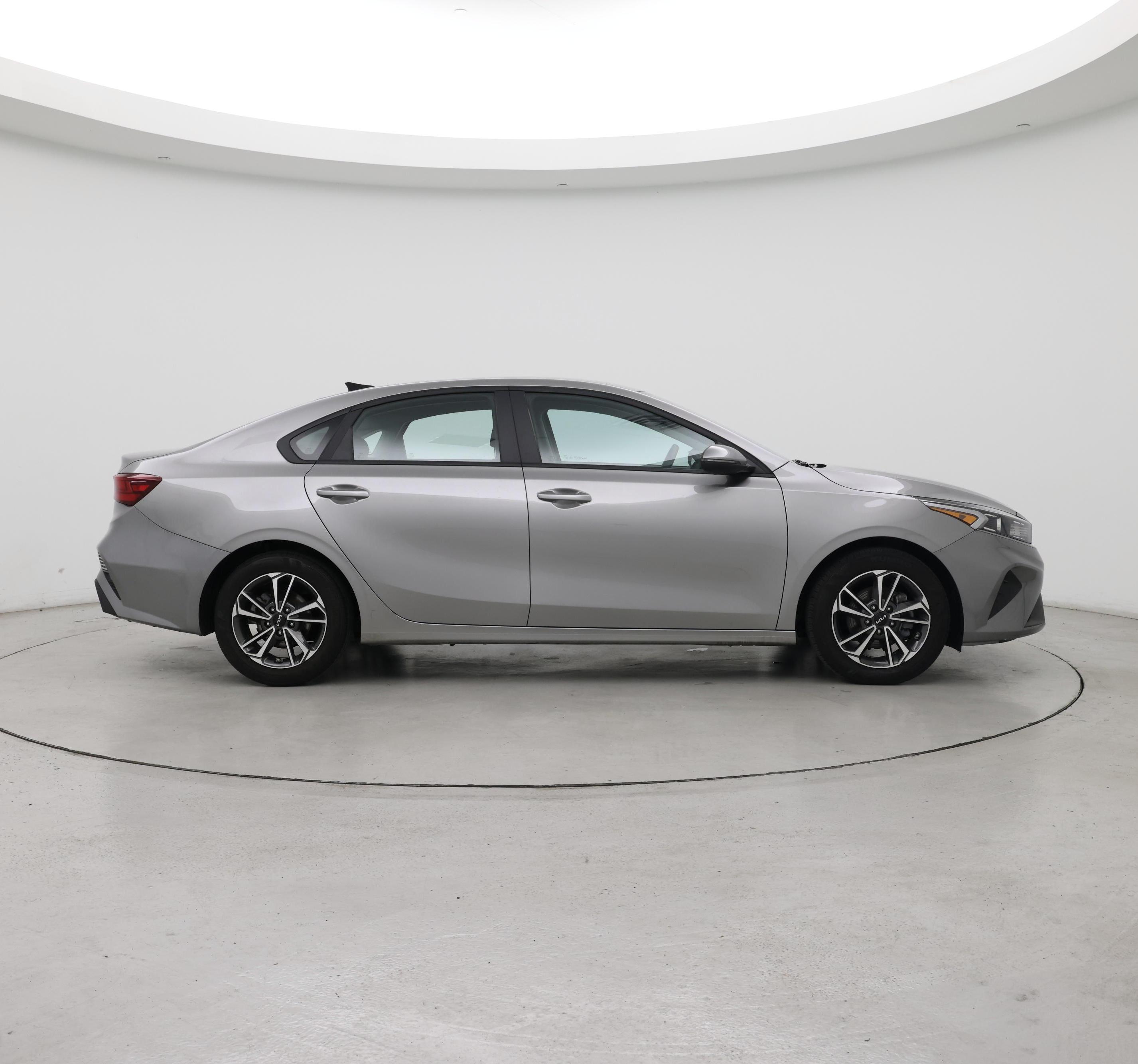 Thumbnail: 2023 Kia Forte - 7