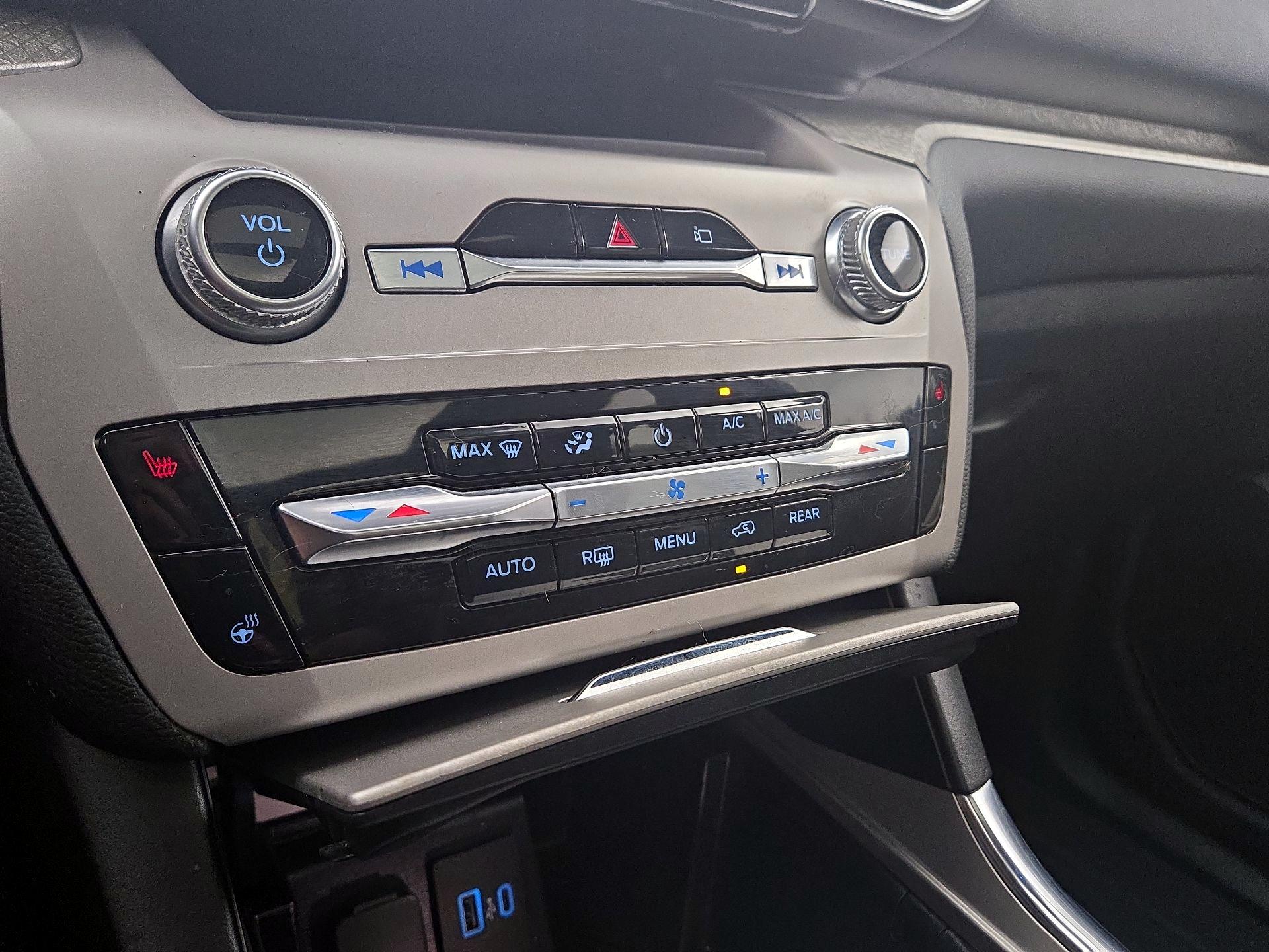 Thumbnail: 2023 Ford Explorer - 17