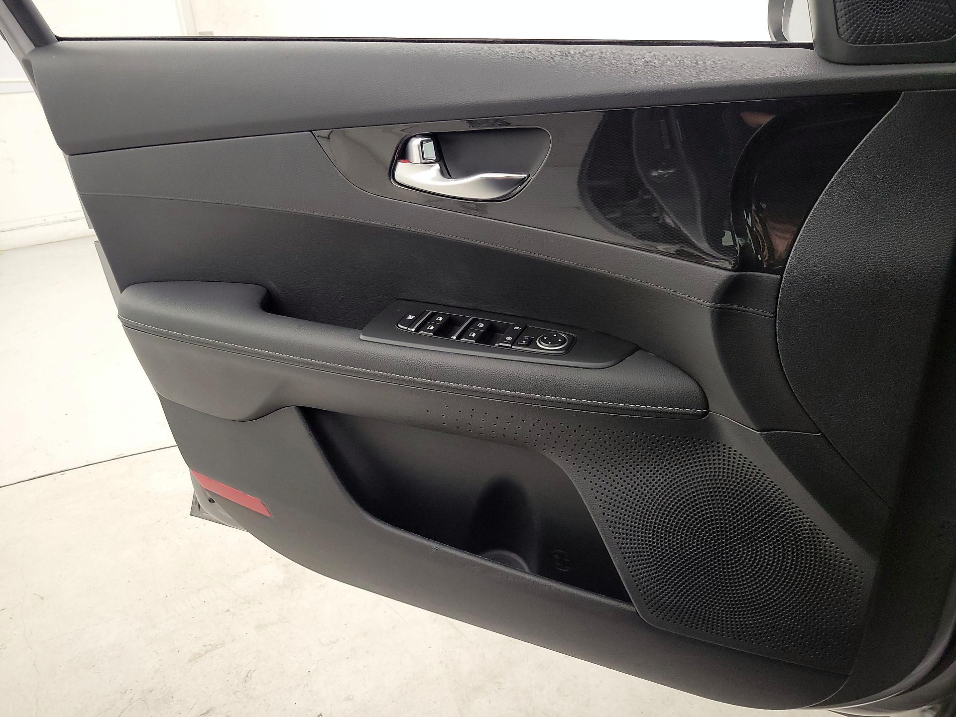 Thumbnail: 2024 Kia Forte - 12